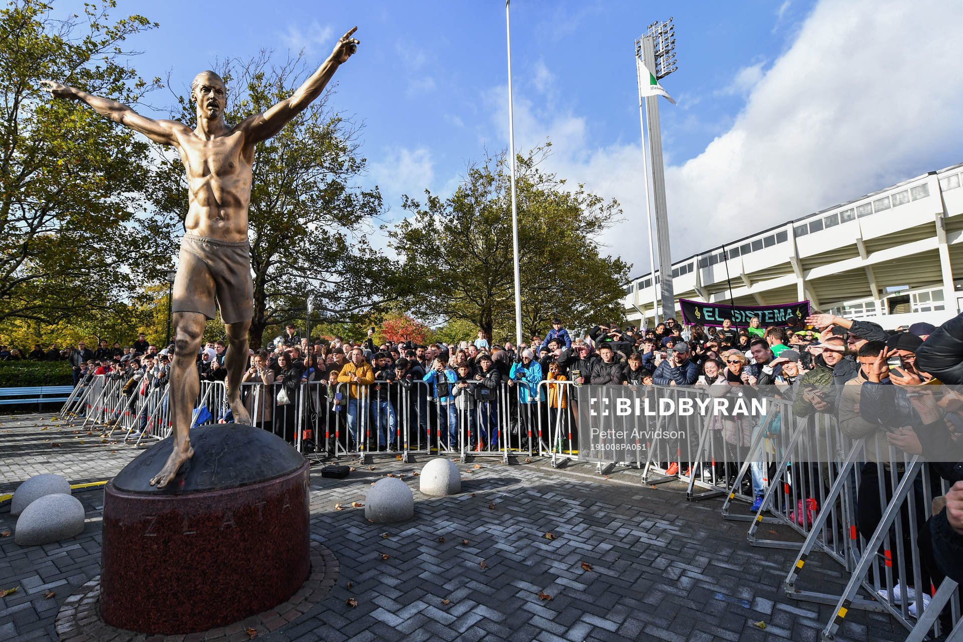 The statue of Zlatan Ibrahimovic at Stadiontorget