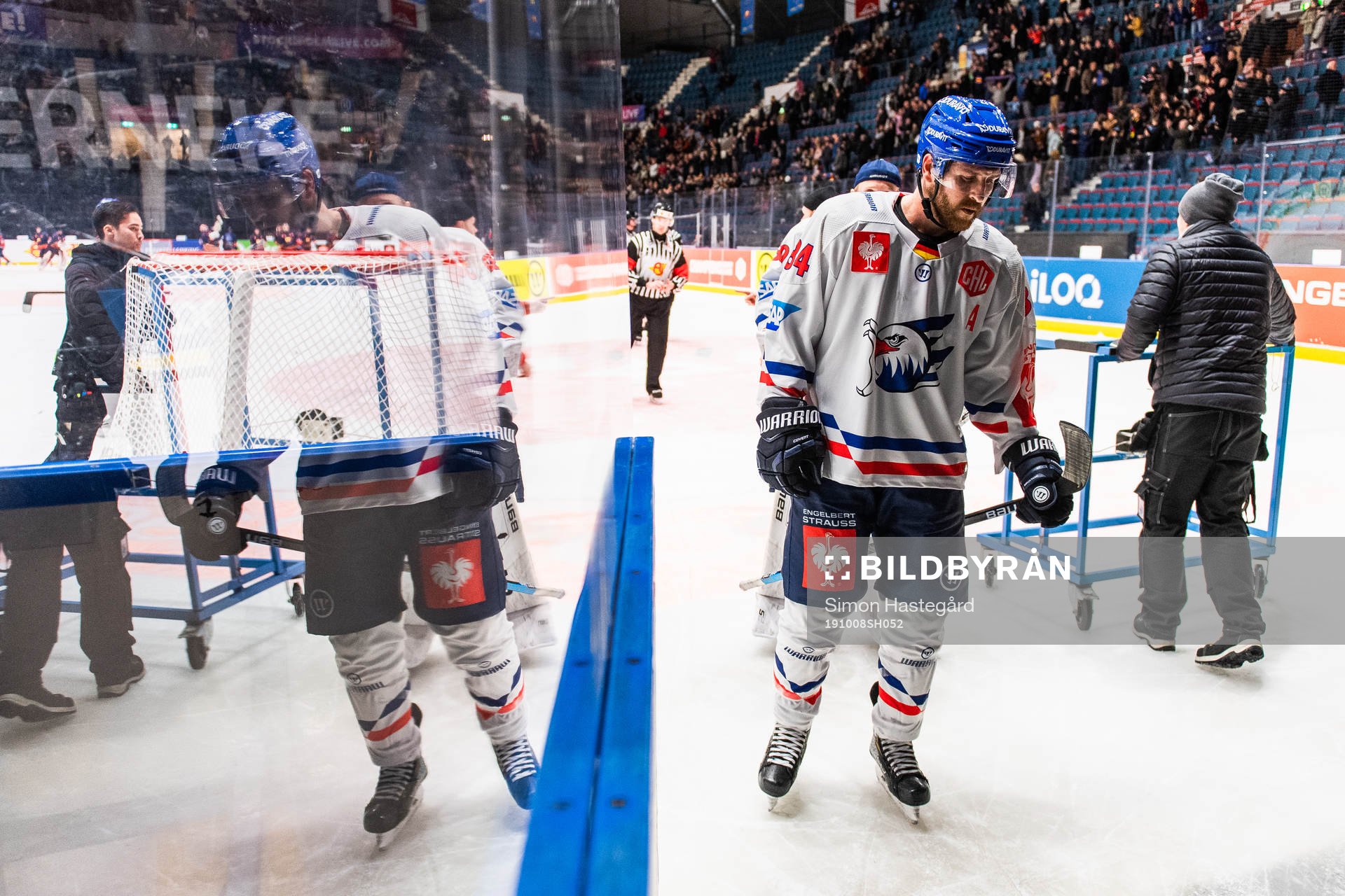 Andrew Desjardins of Adler Mannheim looks dejected