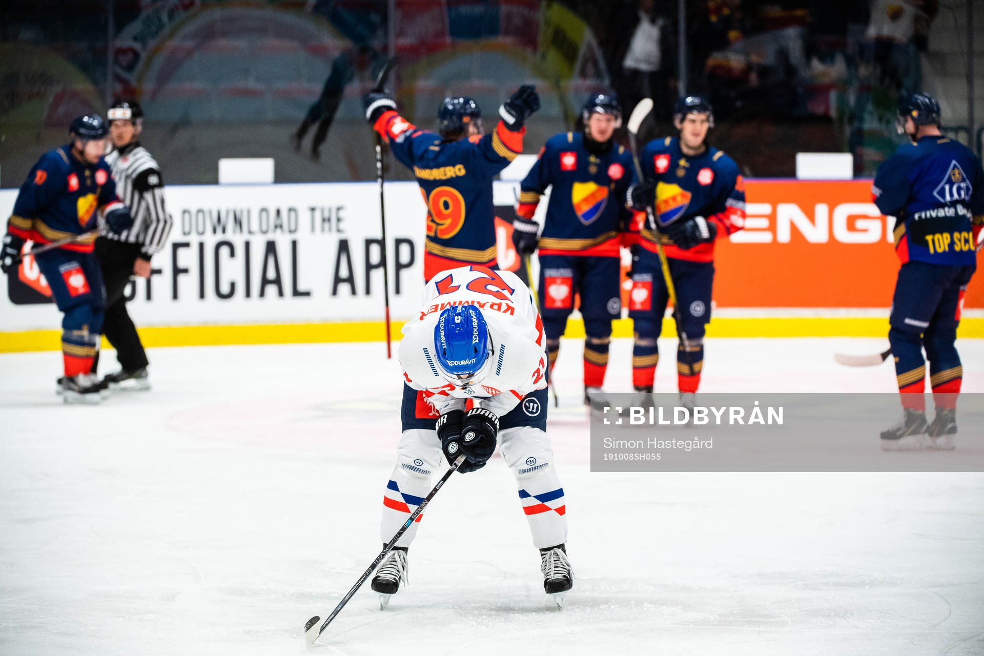 Nicolas Kraemmer of Adler Mannheim looks dejected