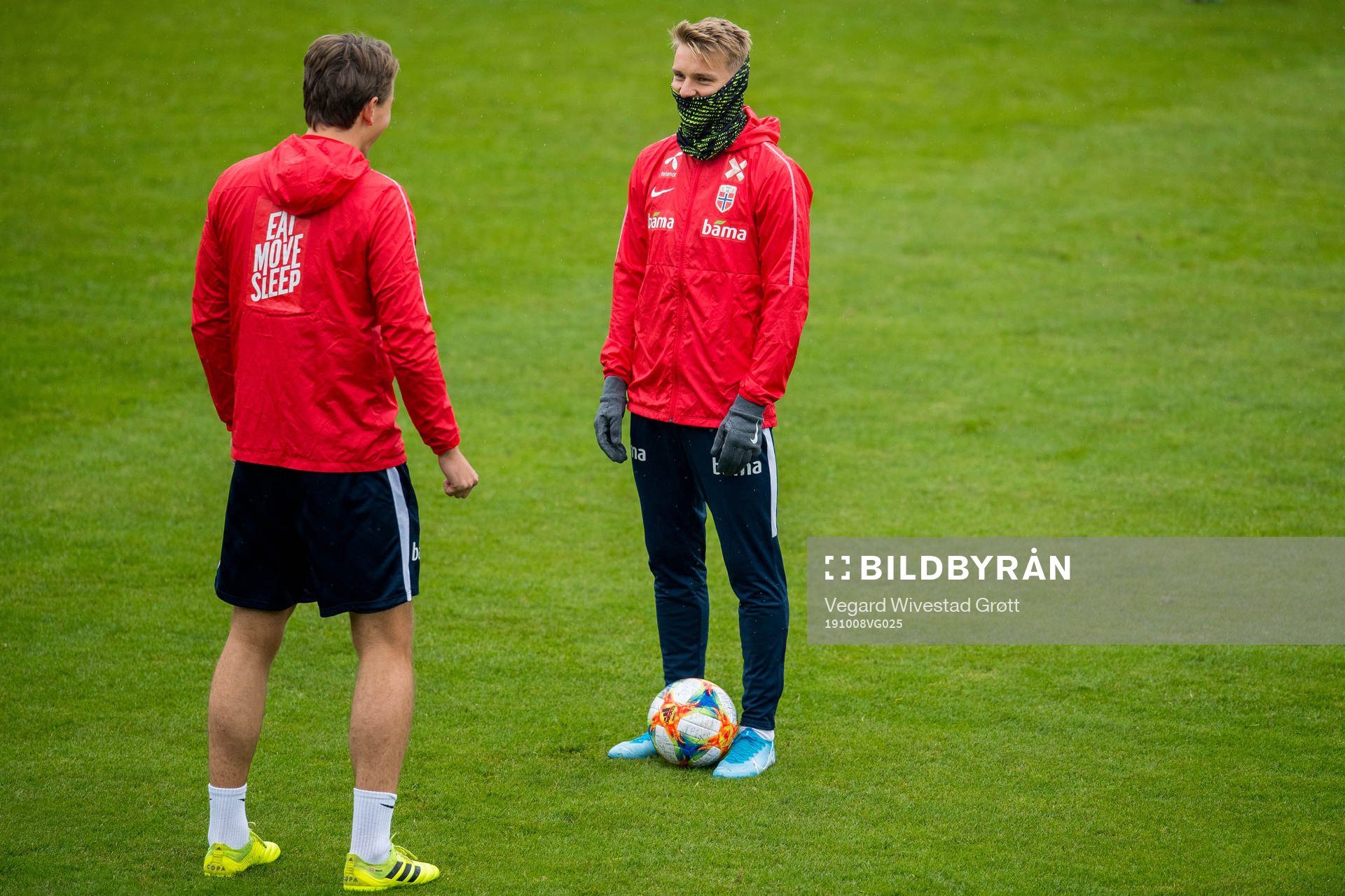 Sander Berge and Martin Ødegaard of Norway
