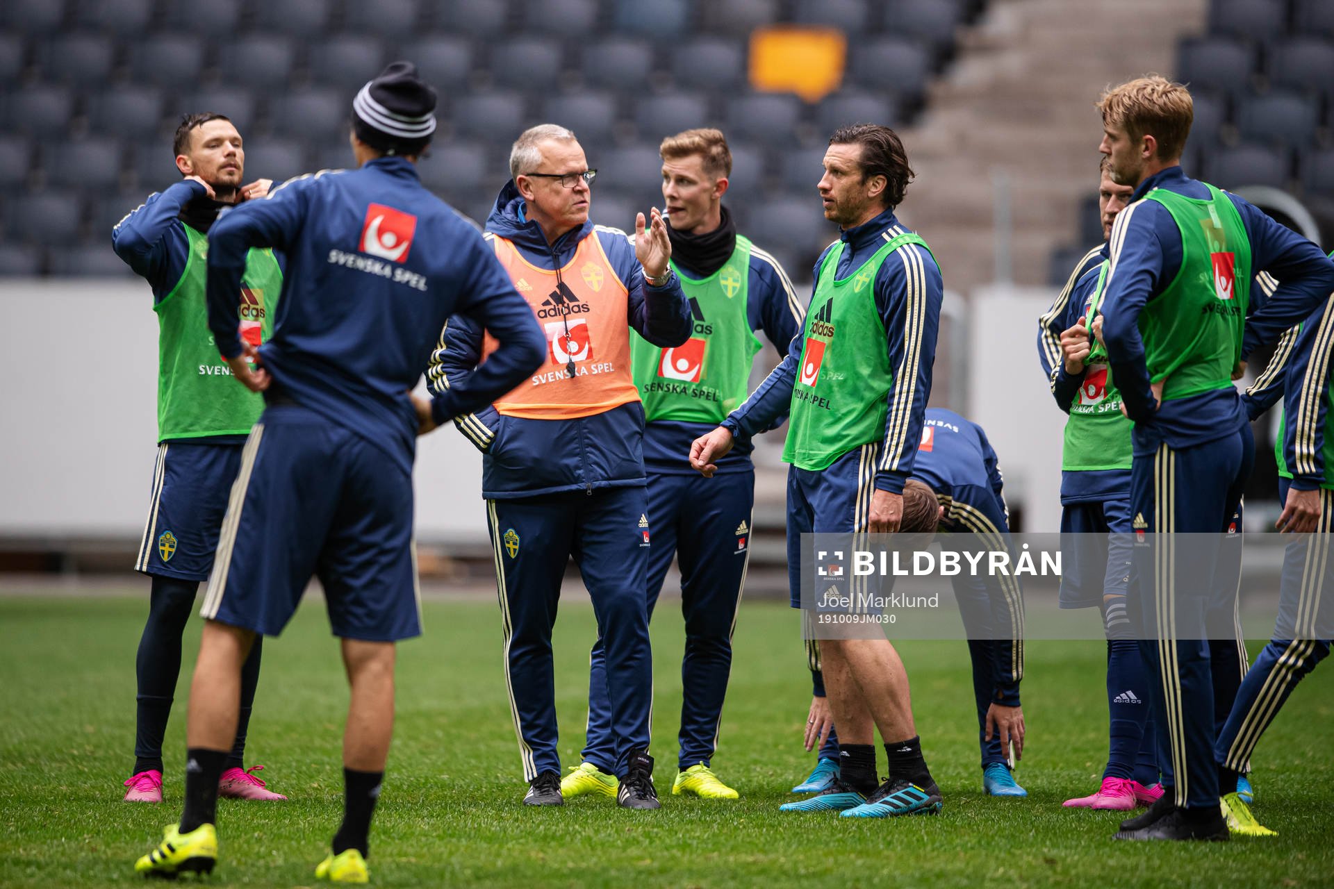 Head coach Janne Andersson and Gustav Svensson of the