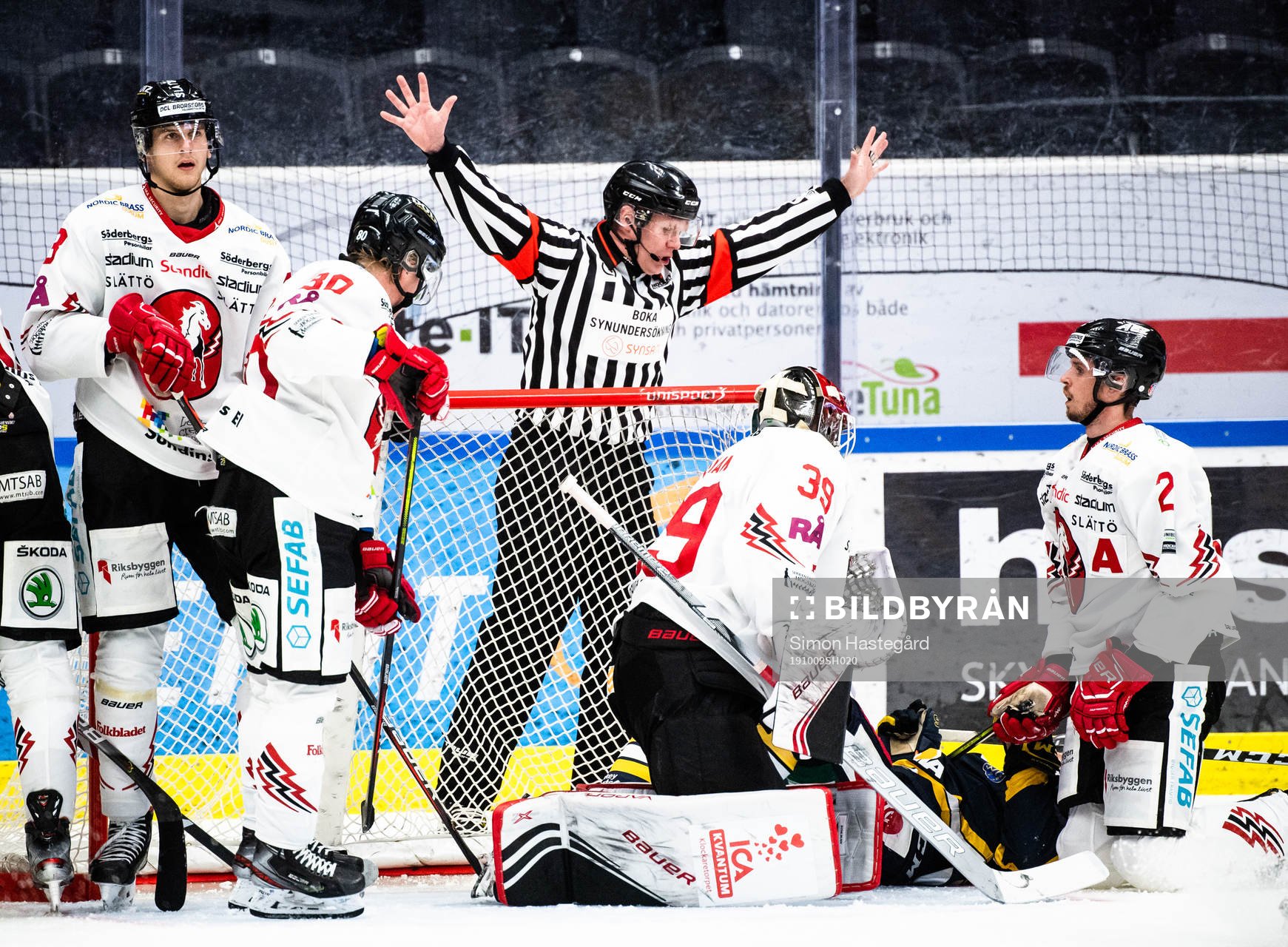 Washout bakom Vita Hästens målvakt Viktor Kokman