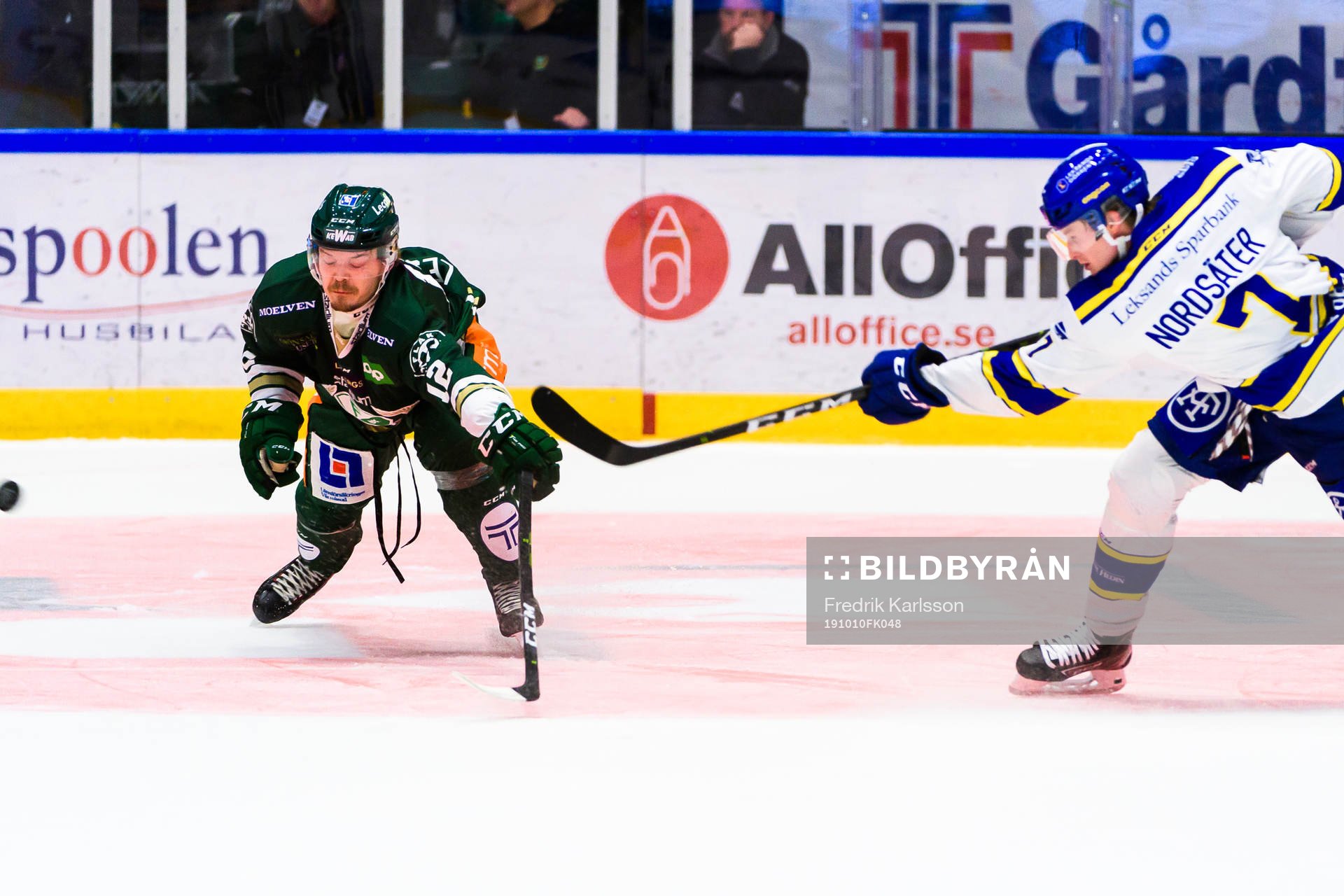 Färjestads Ville Leskinen och Leksands Lucas Nordsäter