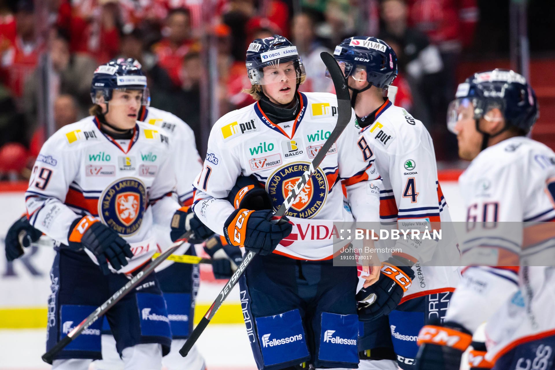 Växjös Fredrik Karlström jublar med lagkamrater