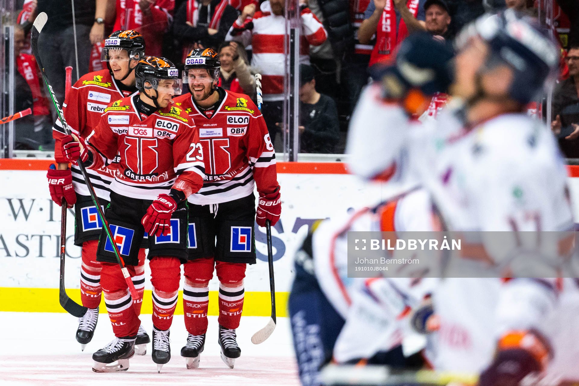 Örebros Sakari Salminen jublar med Mathias Bromé