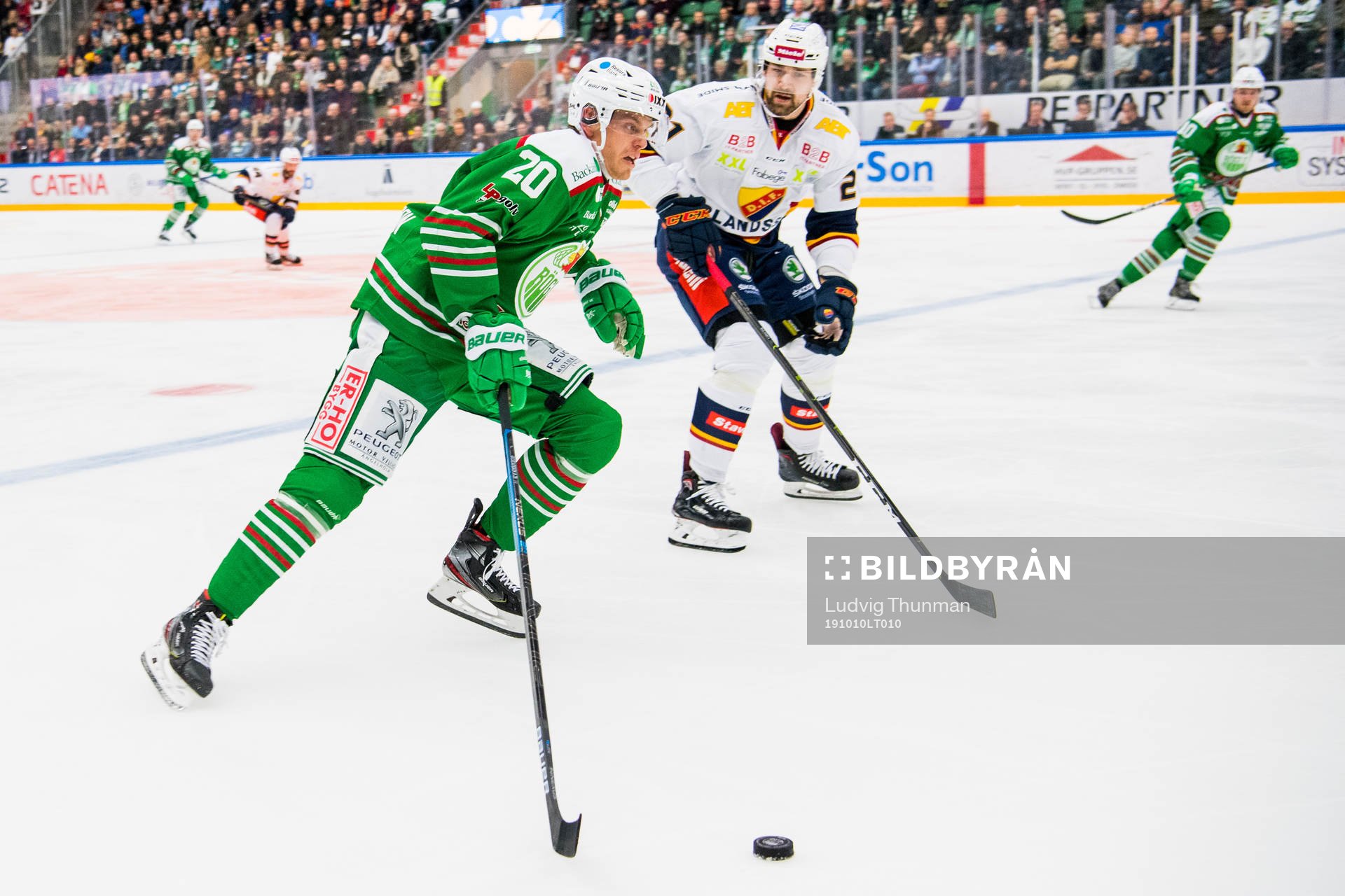 Rögles Hampus Gustafsson och Djurgårdens Patrik Berglund