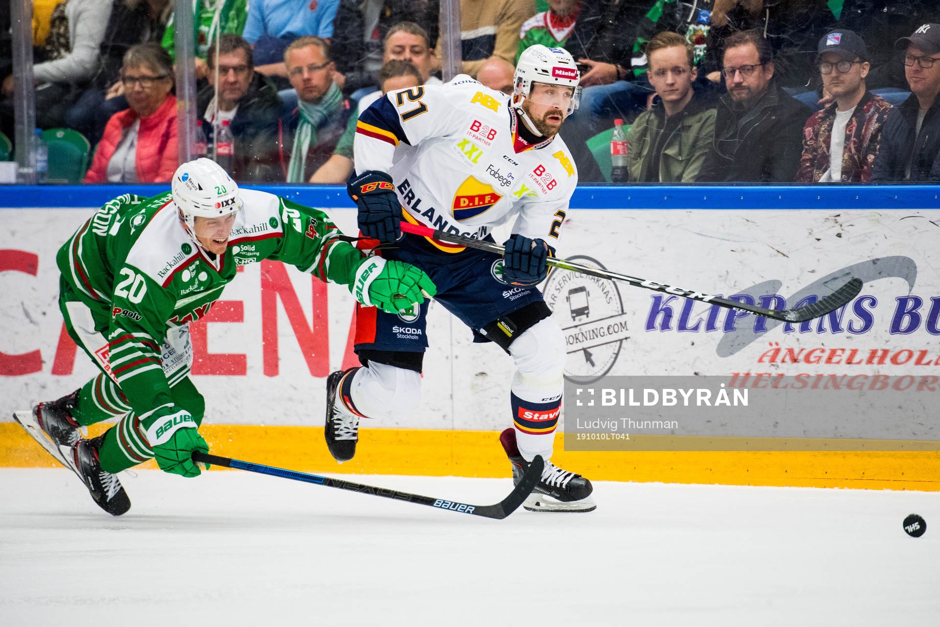 Rögles Hampus Gustafsson och Djurgårdens Patrik Berglund
