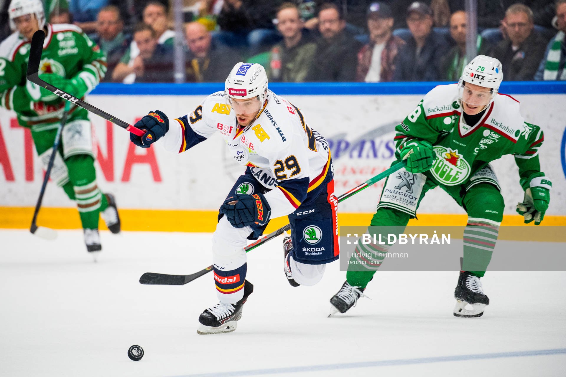 Djurgårdens Sebastian Strandberg och Rögles Anton