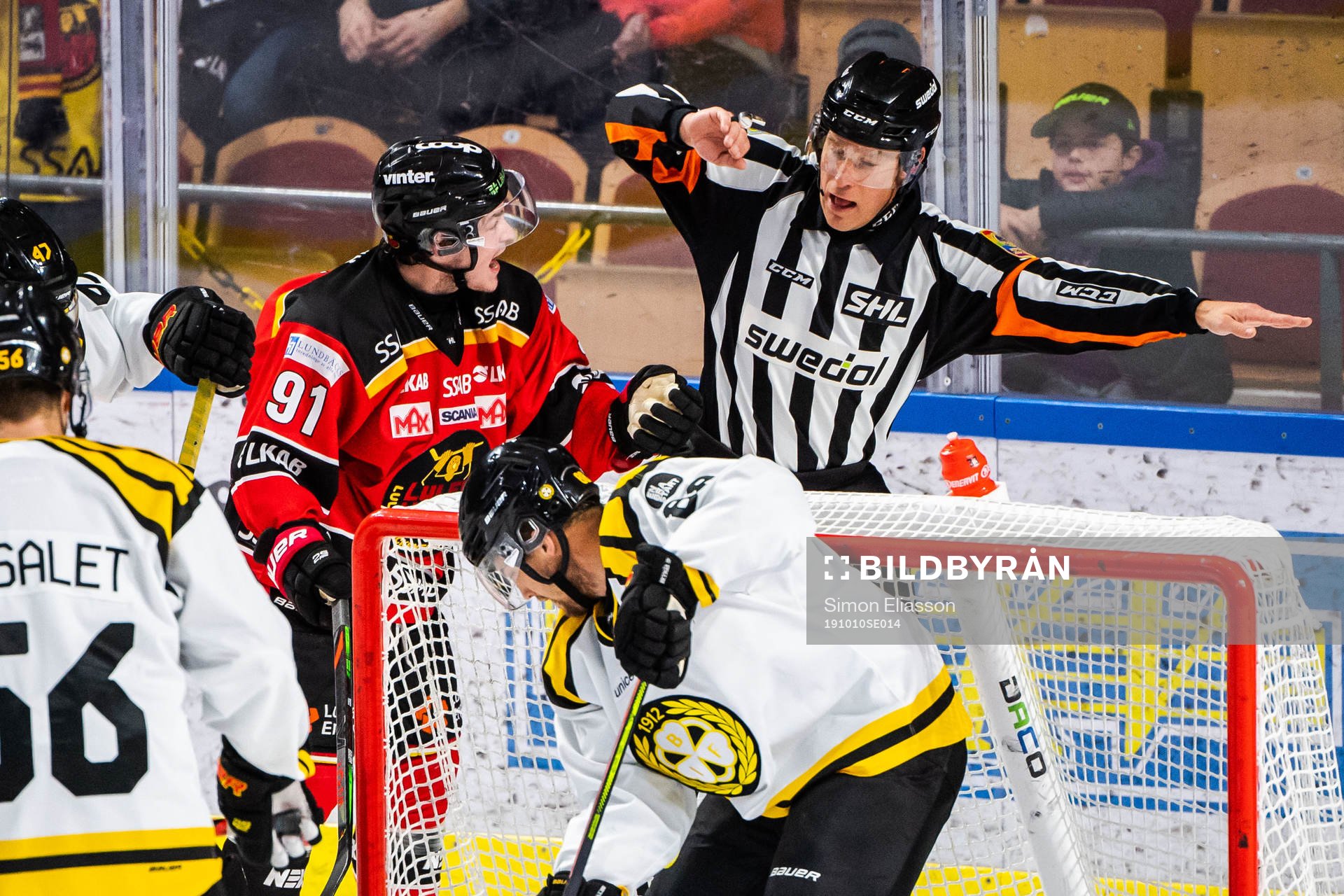 Luleås Austin Farley reagerar