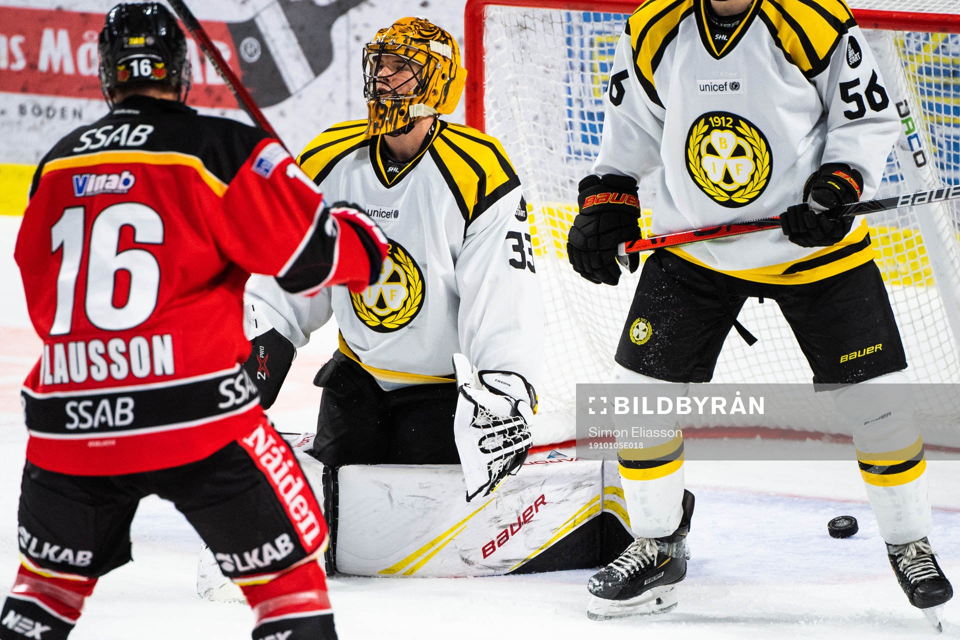 Brynäs målvakt Samuel Ersson deppar