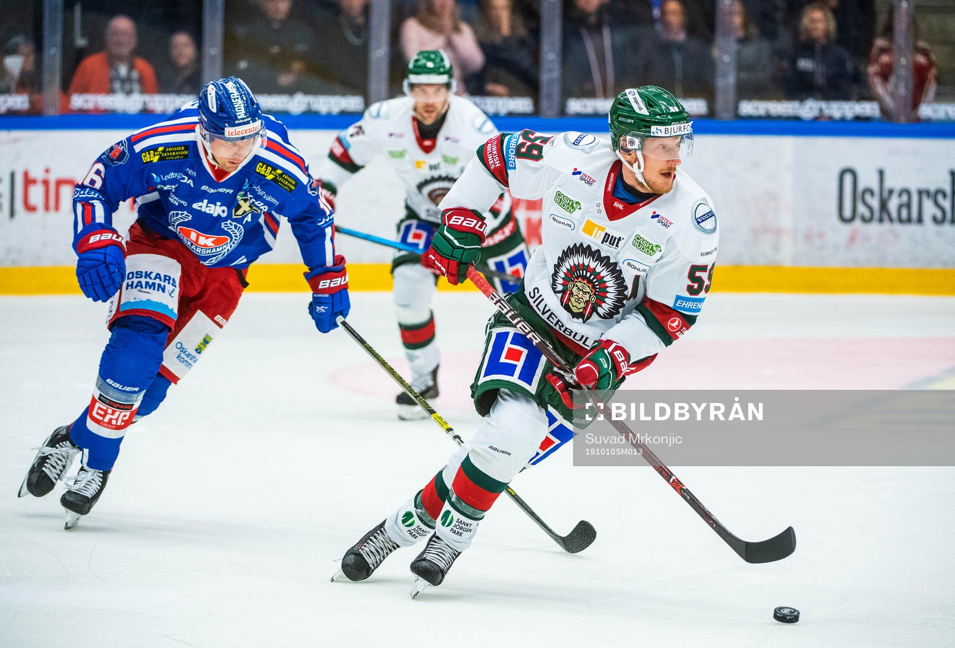 Oskarshamns Arsi Piispanen och Frölundas Simon Hjalmarsson