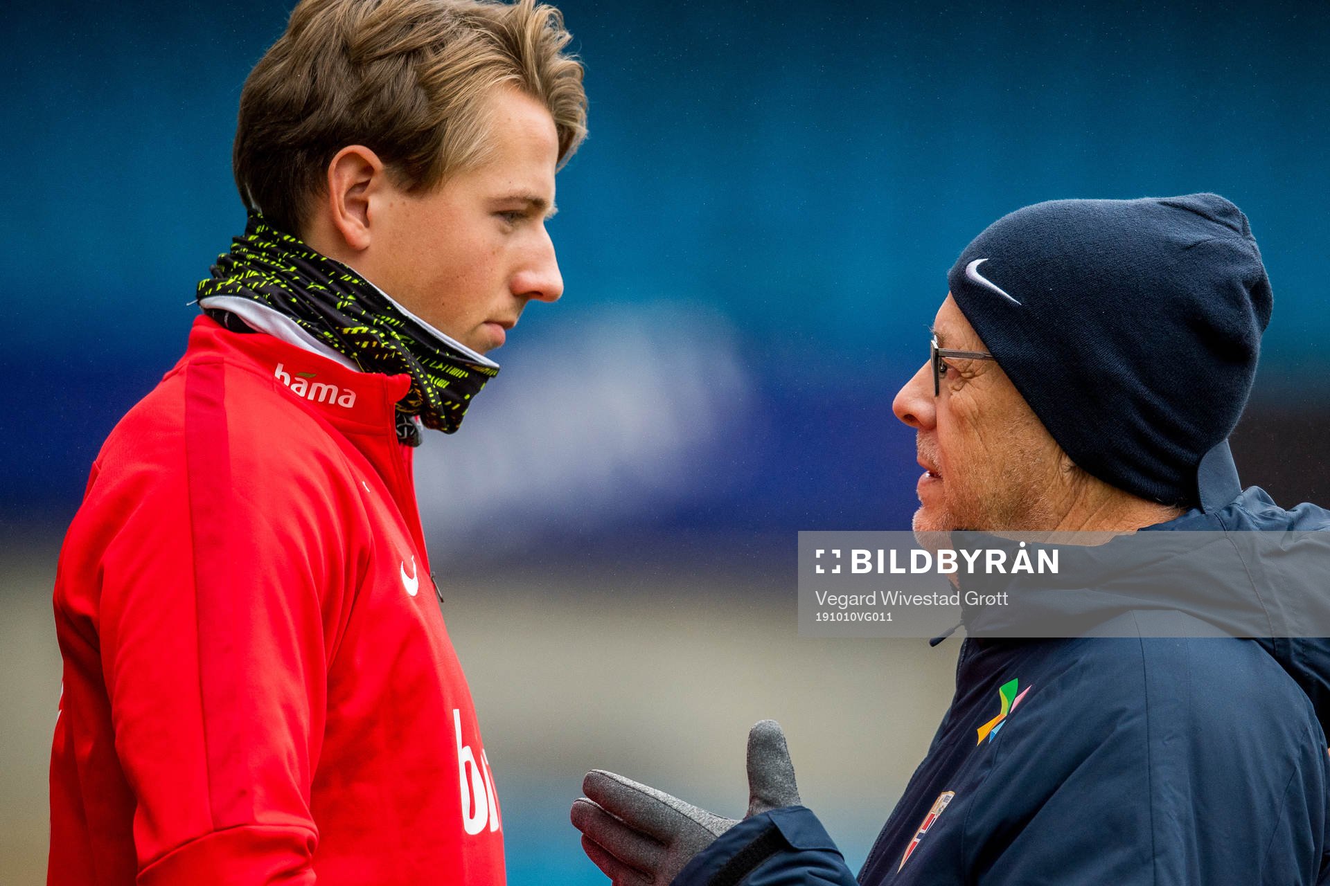 Sander Berge and Lars Lagerbäck, head coach of Norway