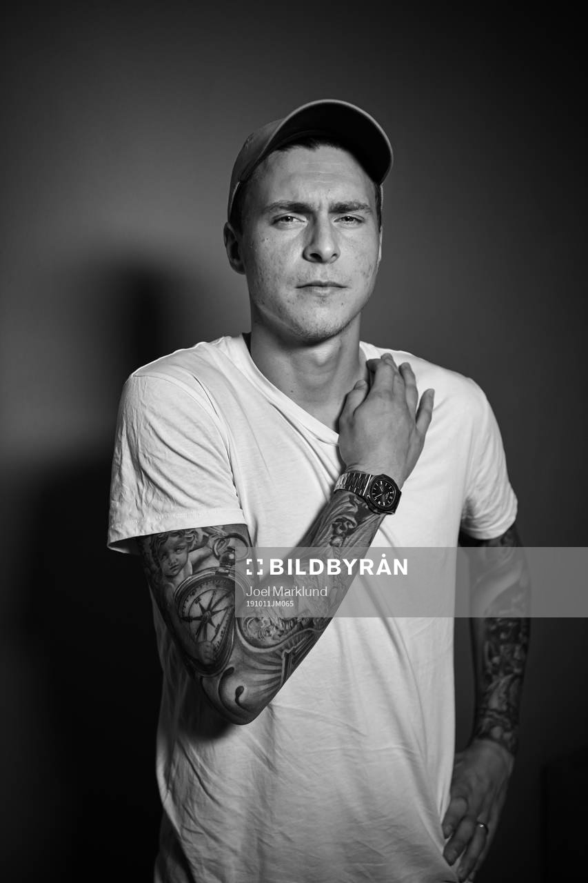 Victor Nilsson Lindelöf, fotbollsspelare i Premier League-laget Manchester United, poserar för ett porträtt den 11 oktober 2019 i St Julian’s, Malta.