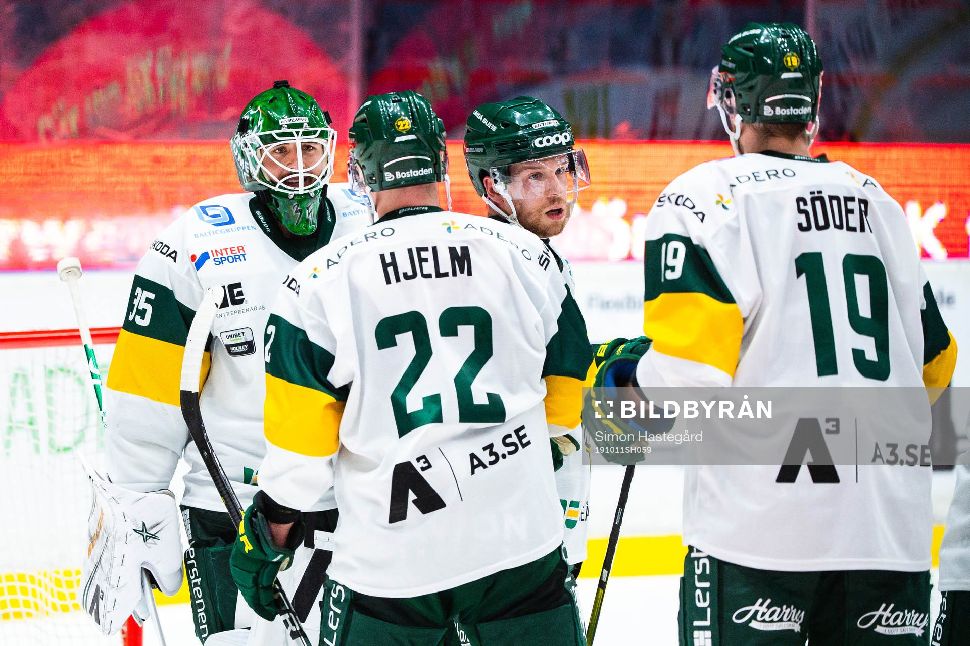 Björklövens målvakt Joe Cannata , Brian Cooper, Andreas