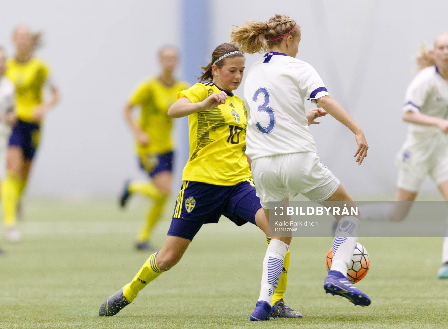 Nea Flyborg #10, SWE and Saana Latvalahti #3, FIN