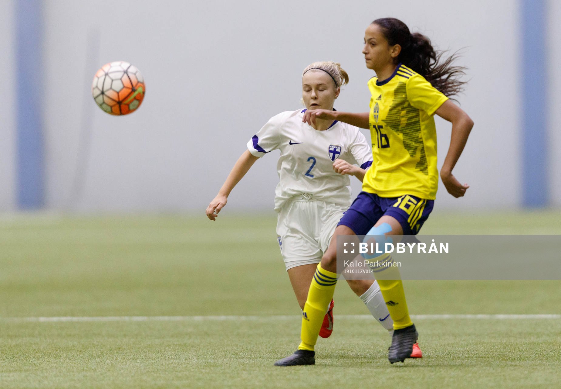 Sanra Pulliainen #2, FIN and Ahlam Nasr #16, SWE
