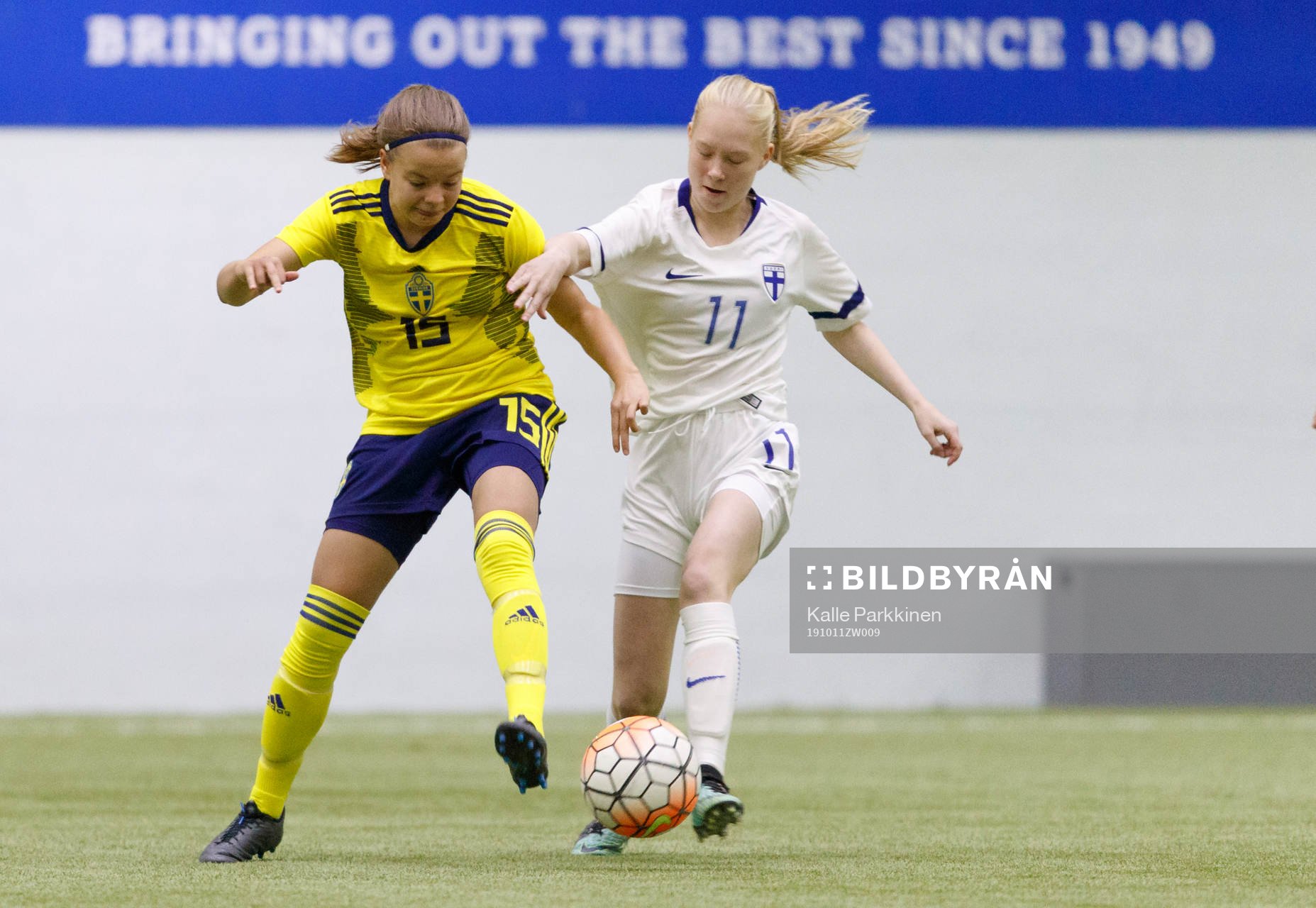 Chloe Eriksson #15, SWE and Siina Siermala #11, FIN