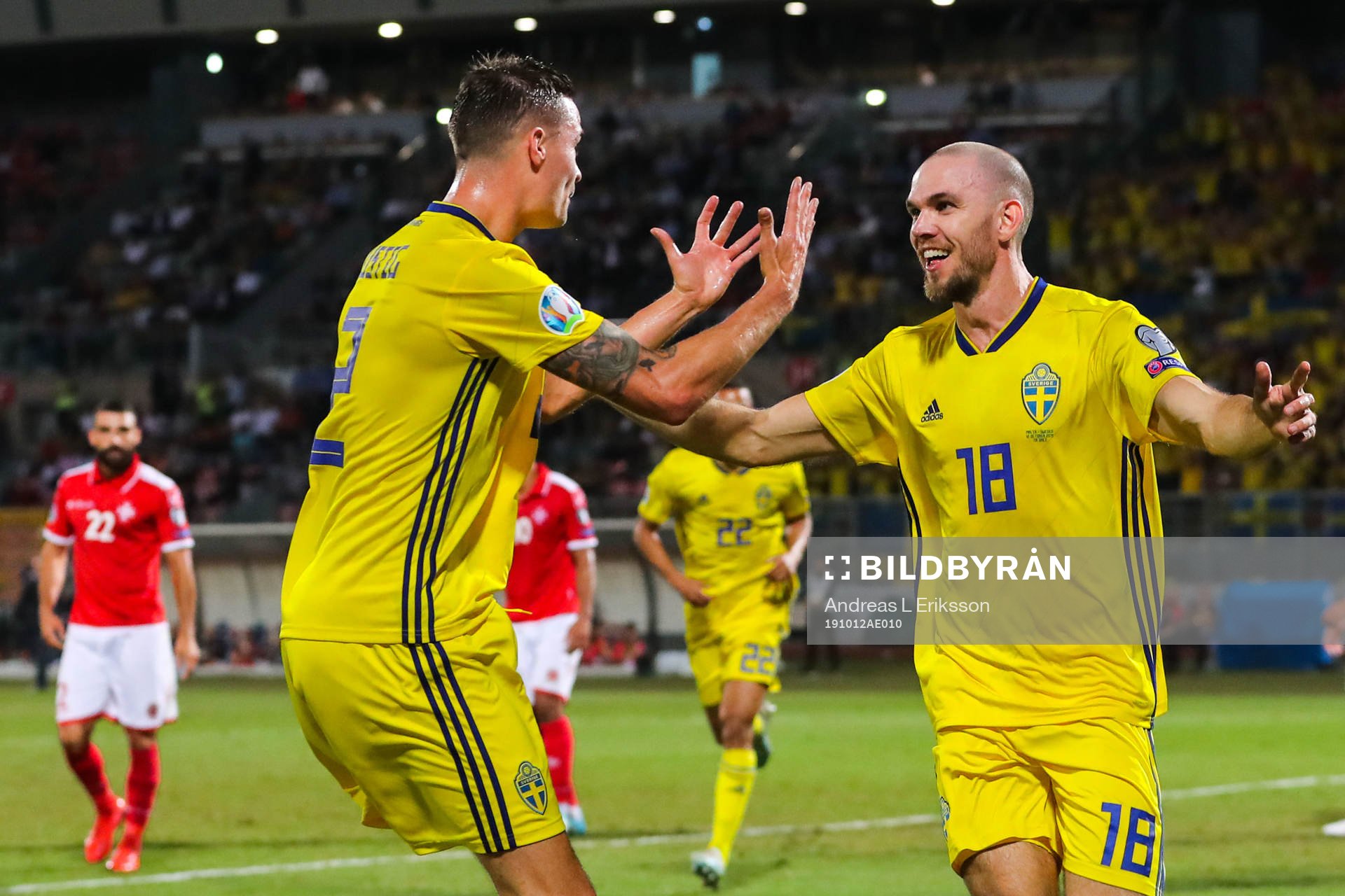 Marcus Danielson celebrate with Mikael Lustig of Sweden