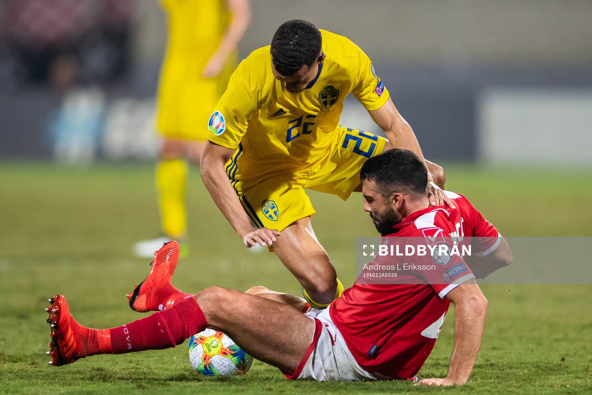Robin Quaison of Sweden and Zach Muscat of Malta