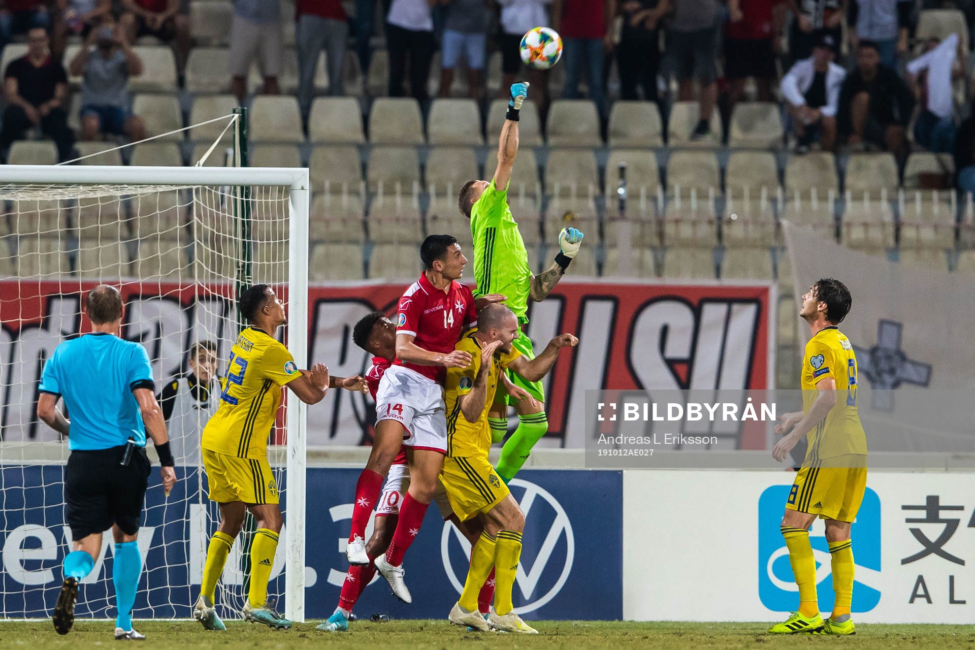 Goalkeeper Robin Olsen of Sweden with a save
