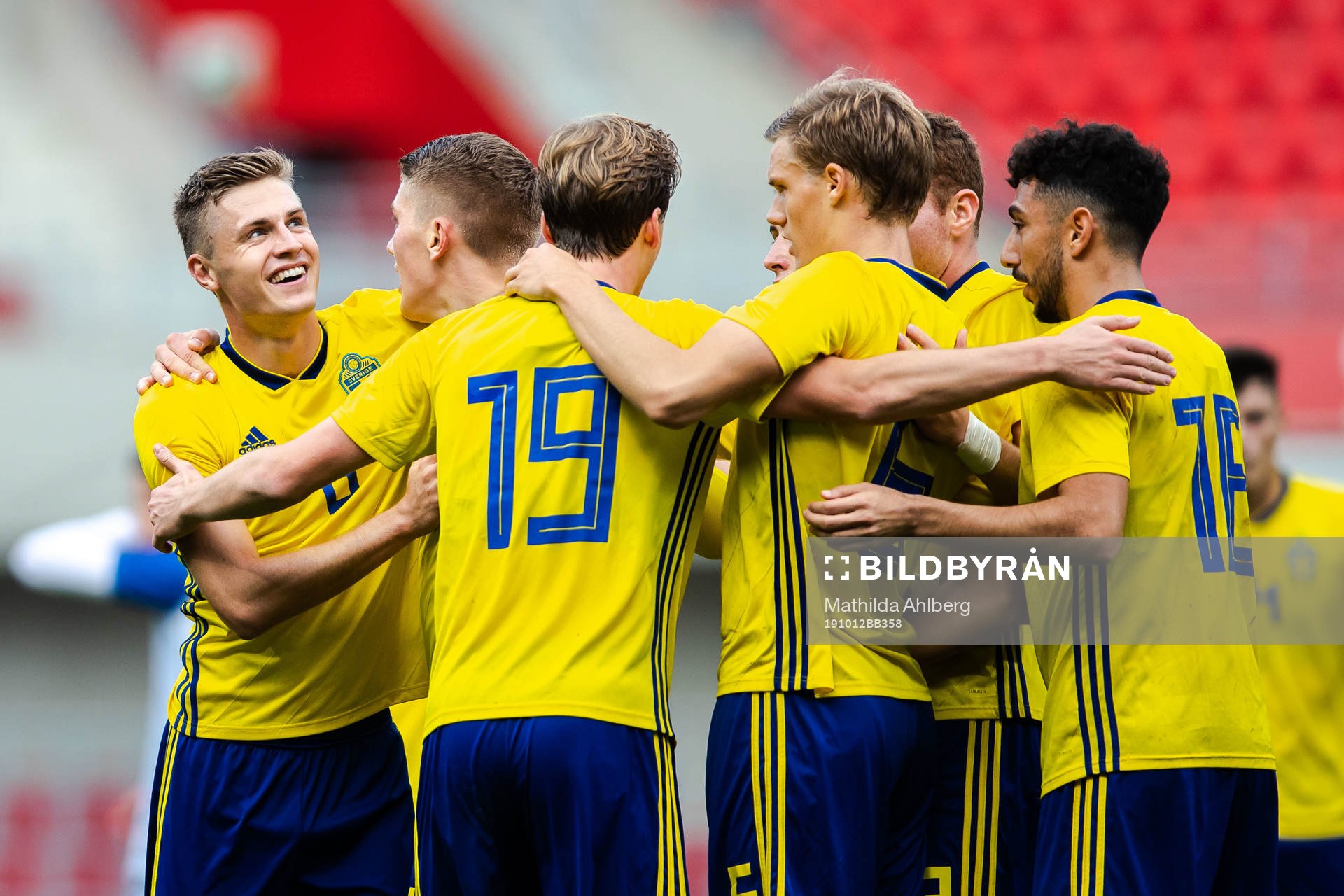 Viktor Gyökeres of Sweden celebrate with teammates