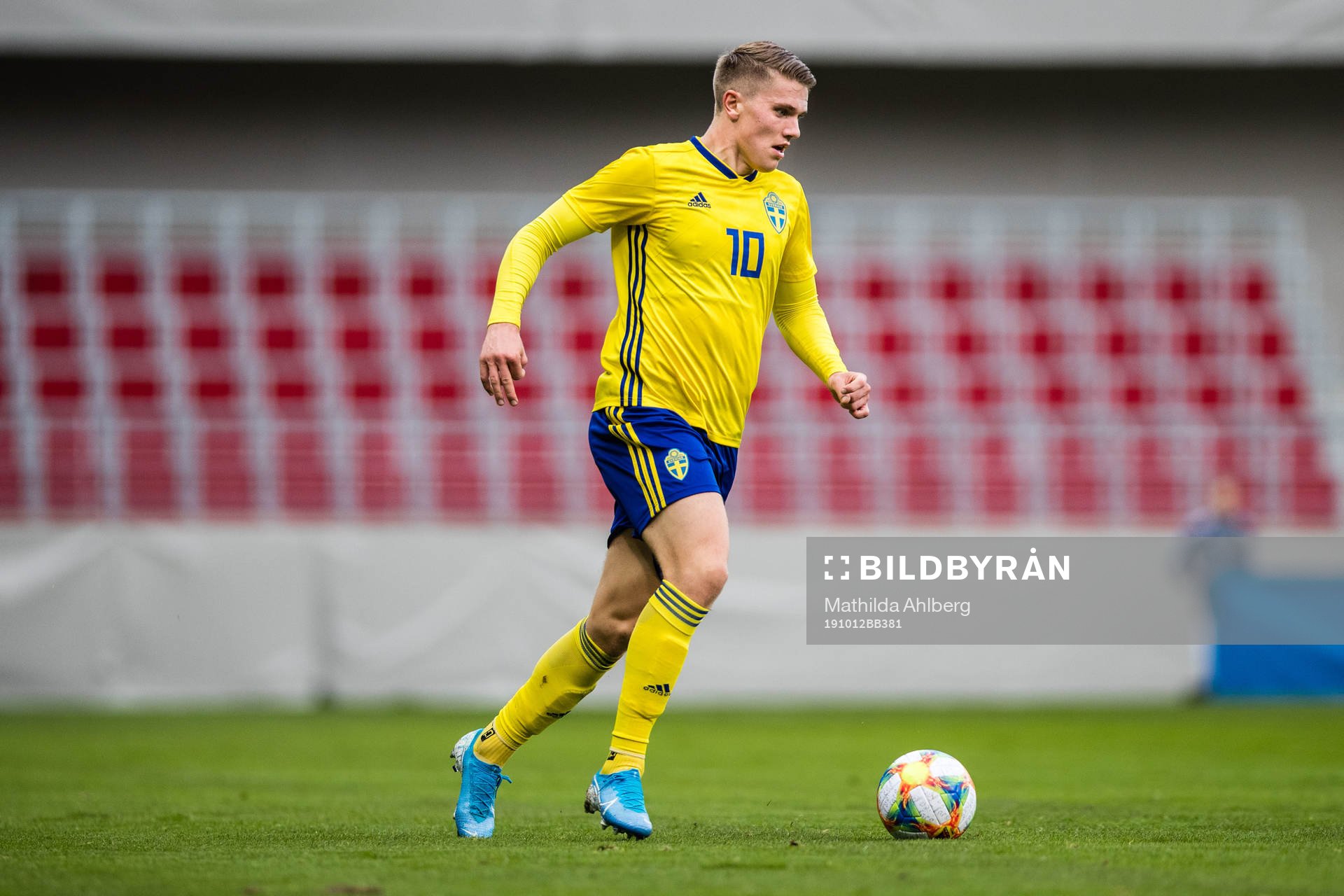 Viktor Gyökeres of Sweden