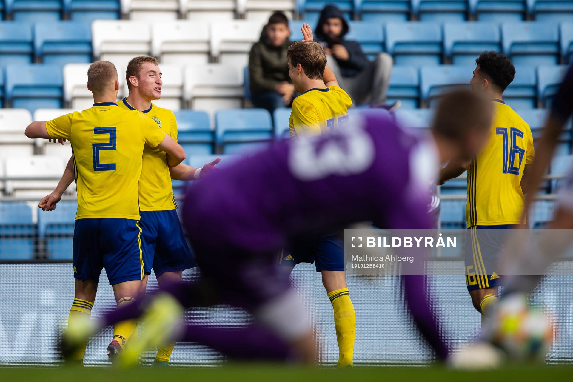 Dejan Kulusevski of Sweden celebrate with teammates
