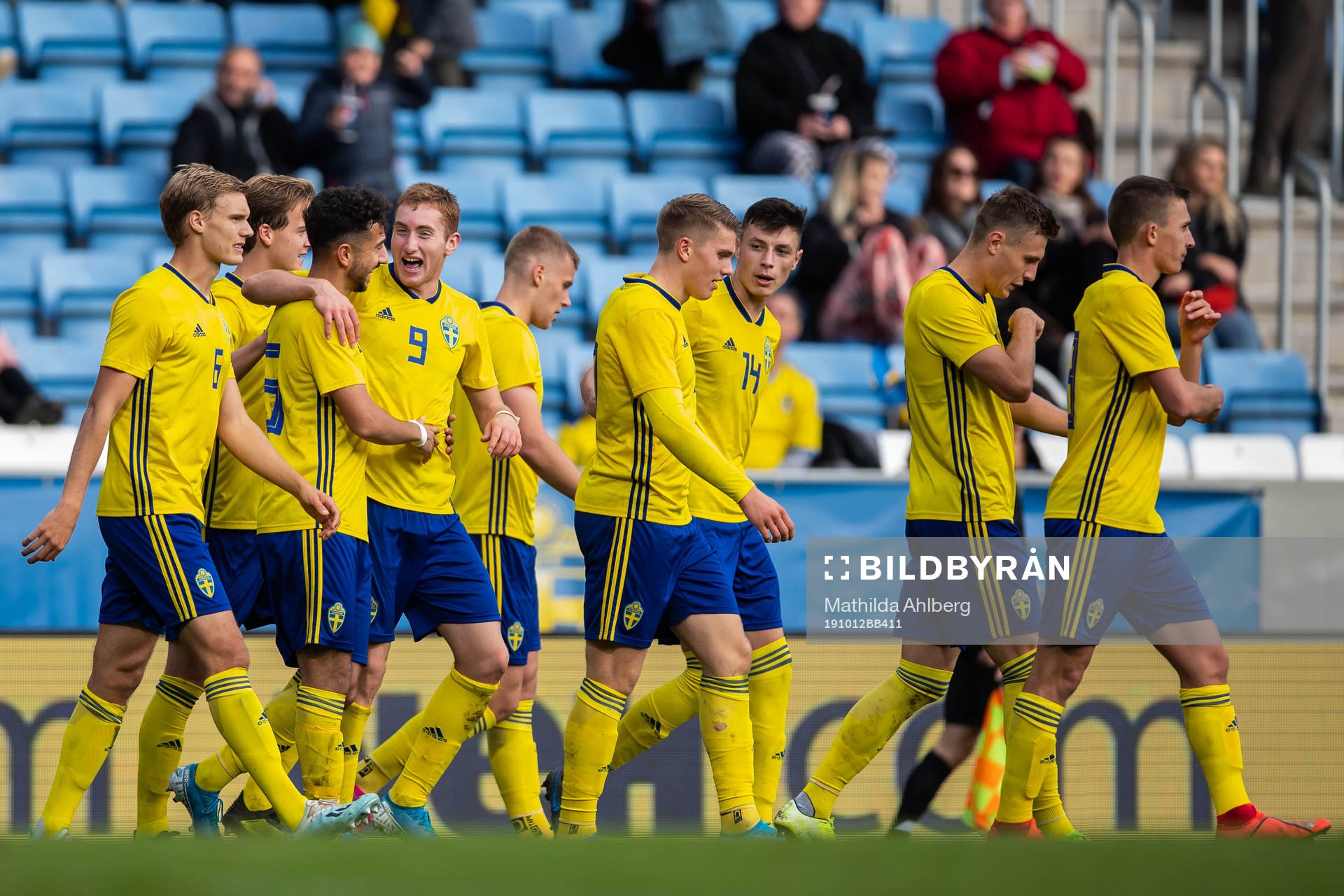 Dejan Kulusevski of Sweden celebrate with teammates