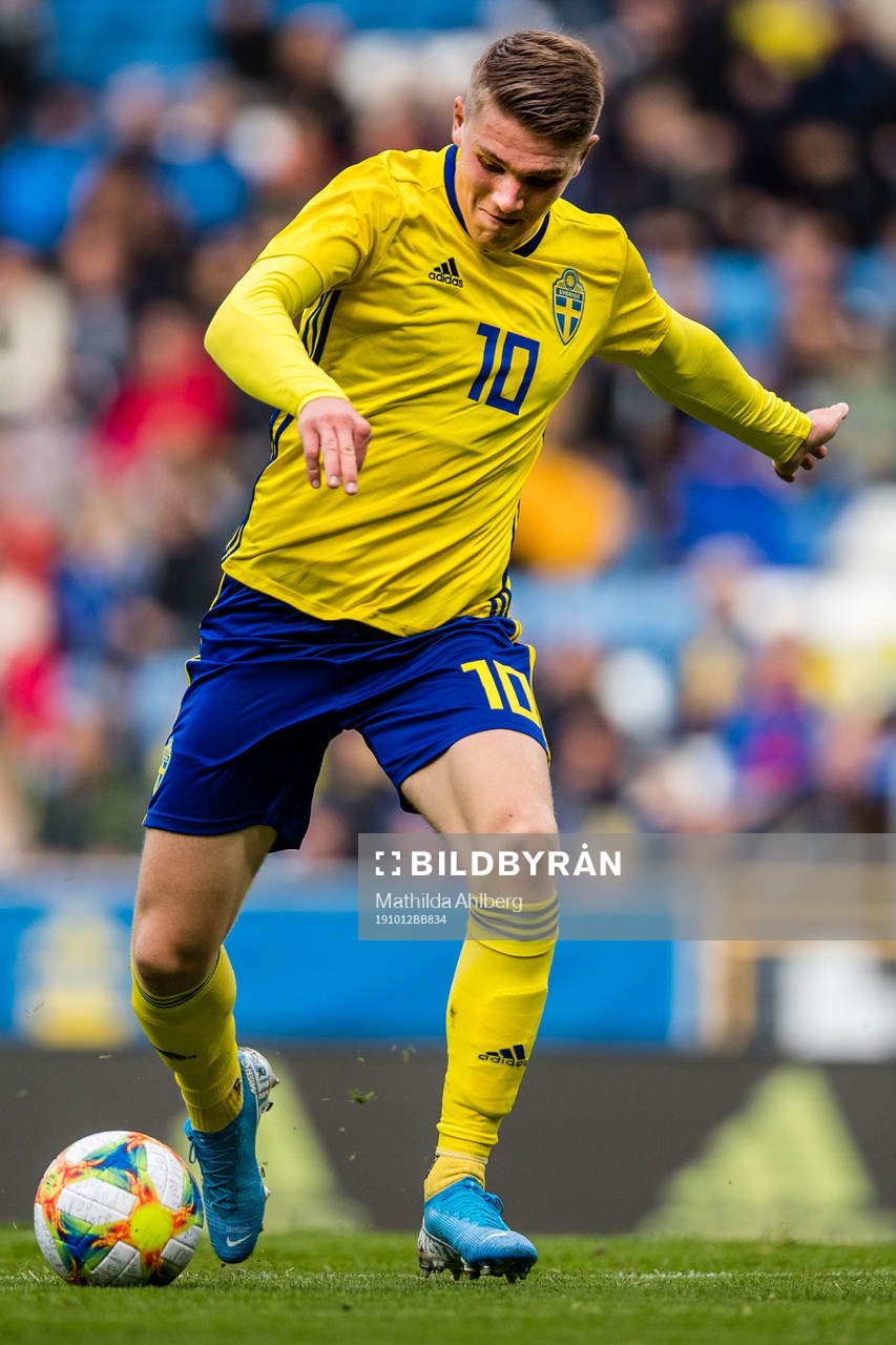 Viktor Gyökeres of Sweden