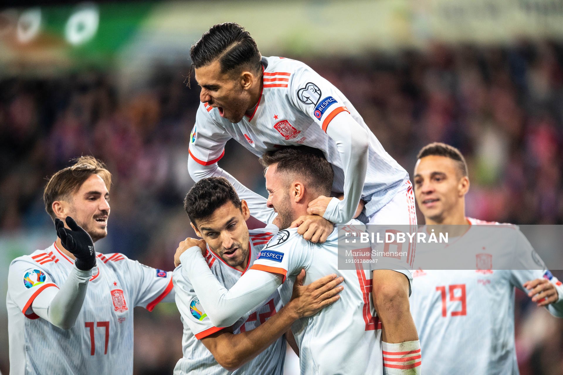 Saul Niguez of Spain celebrates with Fabian Ruiz, Jesus Navas and Dani Ceballos after his 0-1 goal during the UEFA Euro Qualifier football match between Norway and Spain on October 12, 2019 in Oslo.