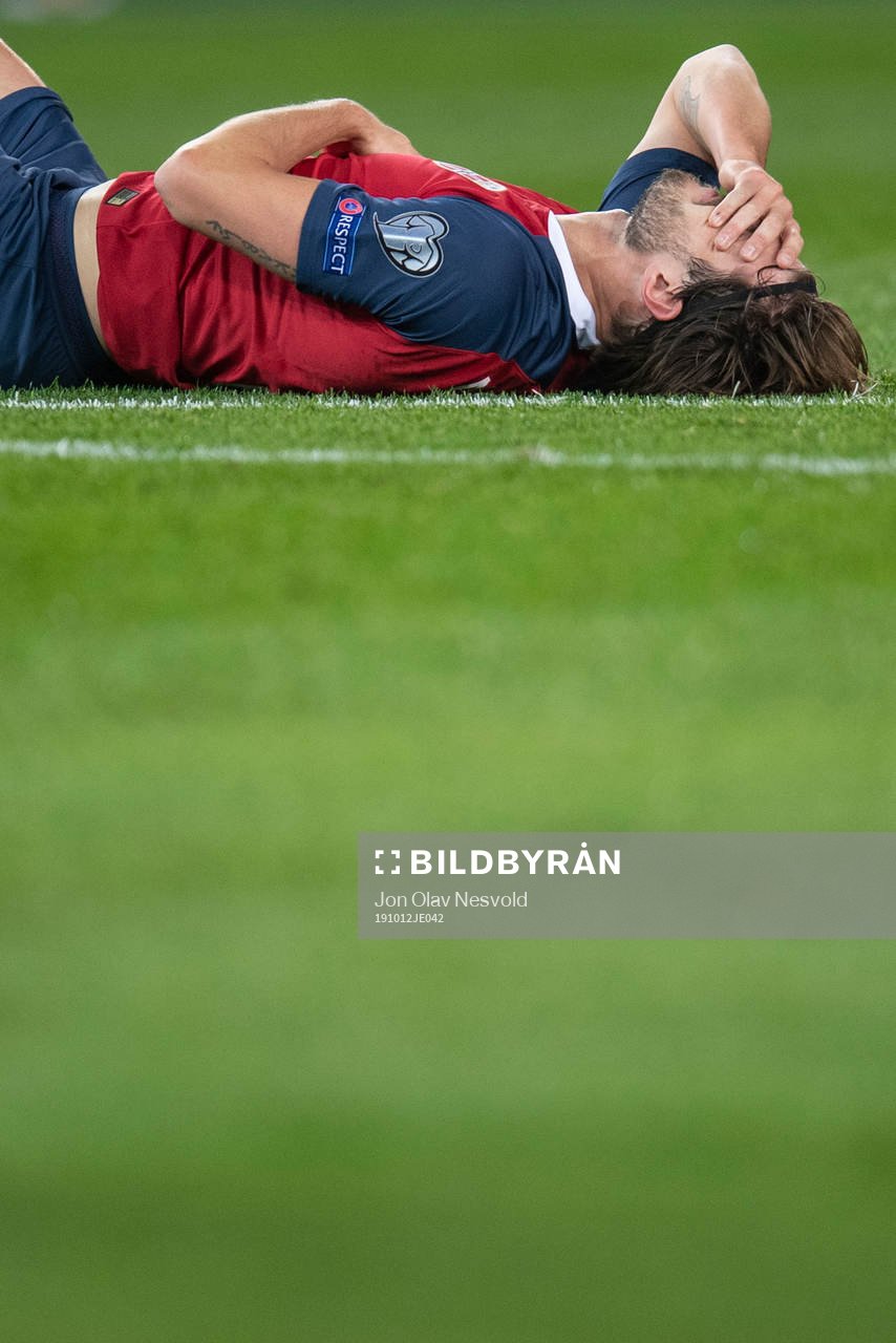 Håvard Nordtveit of Norway is injured