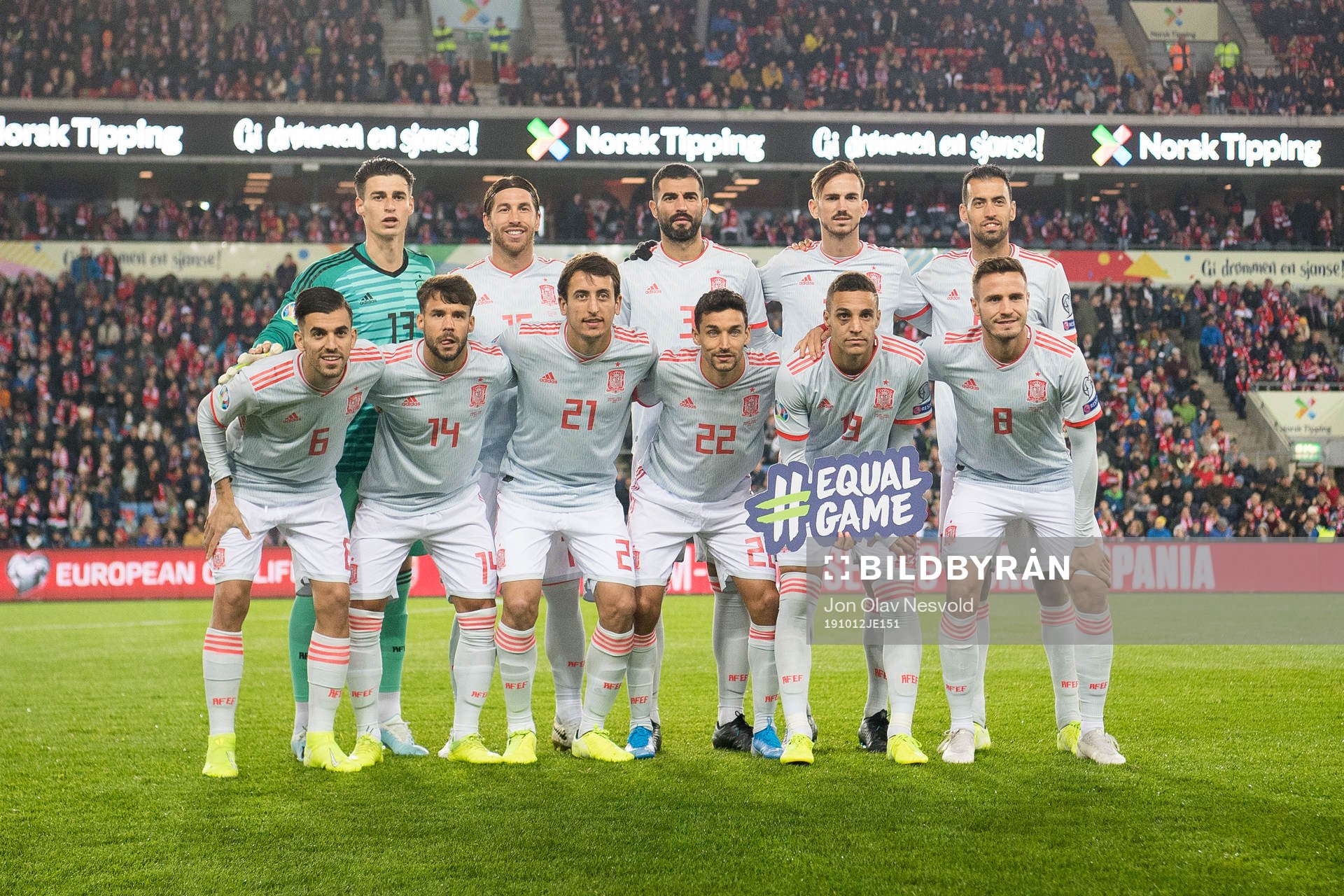 Goalkeeper Kepa Arrizabalaga (2nd row), Sergio Ramos, Raul Albiol, Fabian Ruiz, Sergio Busquets, Dani Ceballos (1st row), Juan Bernat, Mikel Oyarzabal, Jesus Navas, Rodrigo and Saul Niguez of Spain pose for a team photo ahead of the UEFA Euro Qualifier football match between Norway and Spain on October 12, 2019 in Oslo.