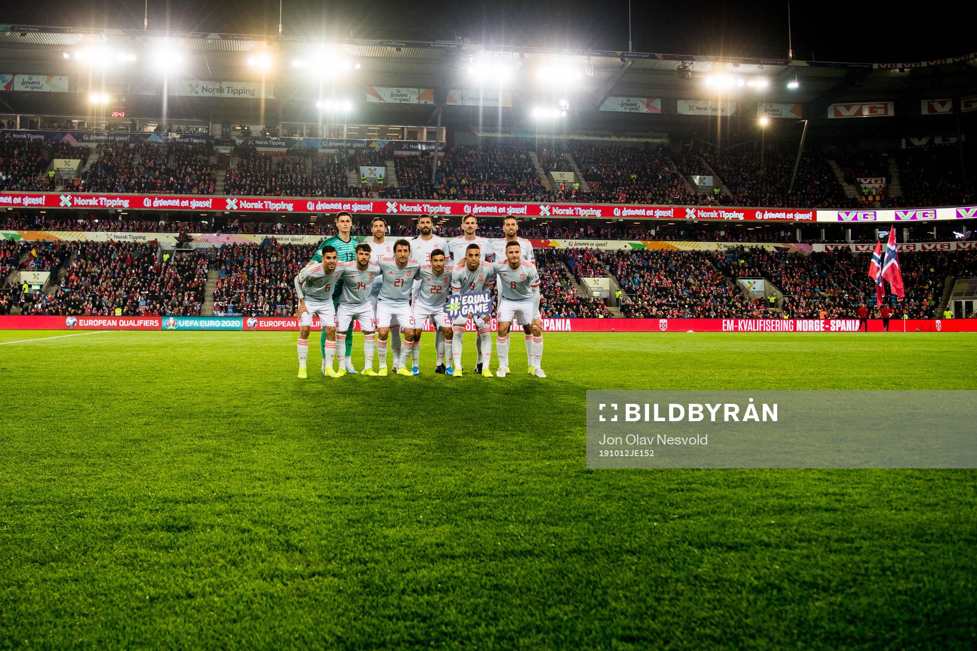 Goalkeeper Kepa Arrizabalaga (2nd row), Sergio Ramos, Raul Albiol, Fabian Ruiz, Sergio Busquets, Dani Ceballos (1st row), Juan Bernat, Mikel Oyarzabal, Jesus Navas, Rodrigo and Saul Niguez of Spain pose for a team photo ahead of the UEFA Euro Qualifier football match between Norway and Spain on October 12, 2019 in Oslo.