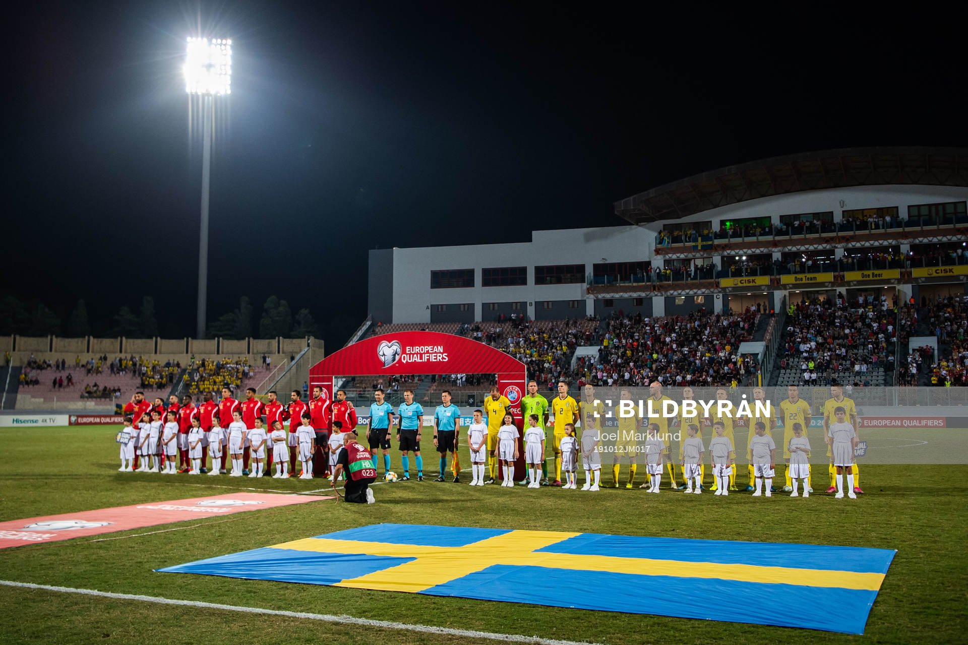 Players of Sweden and of Malta