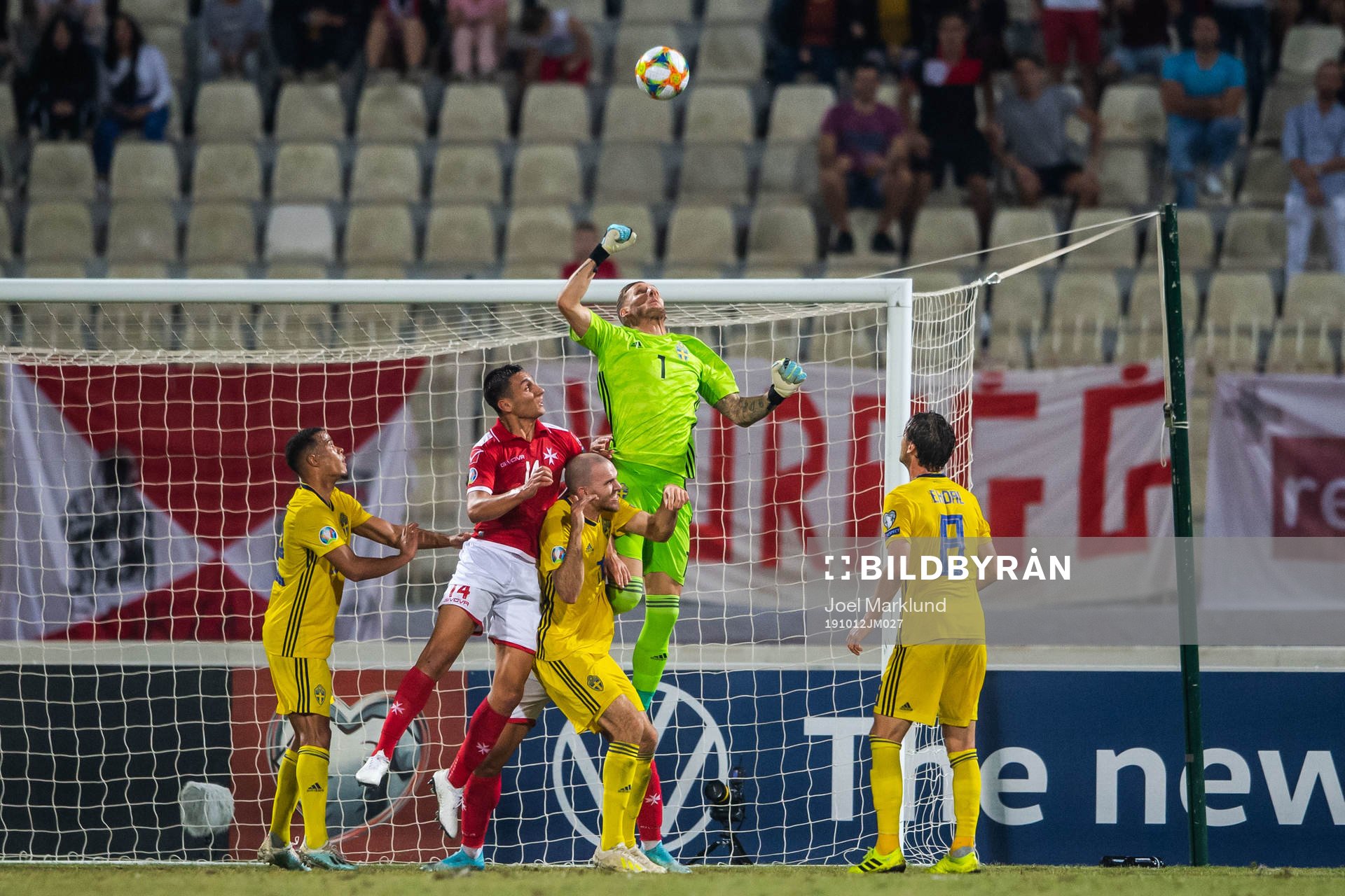 Goalkeeper Robin Olsen, Robin Quaison and Kristoffer Olsson