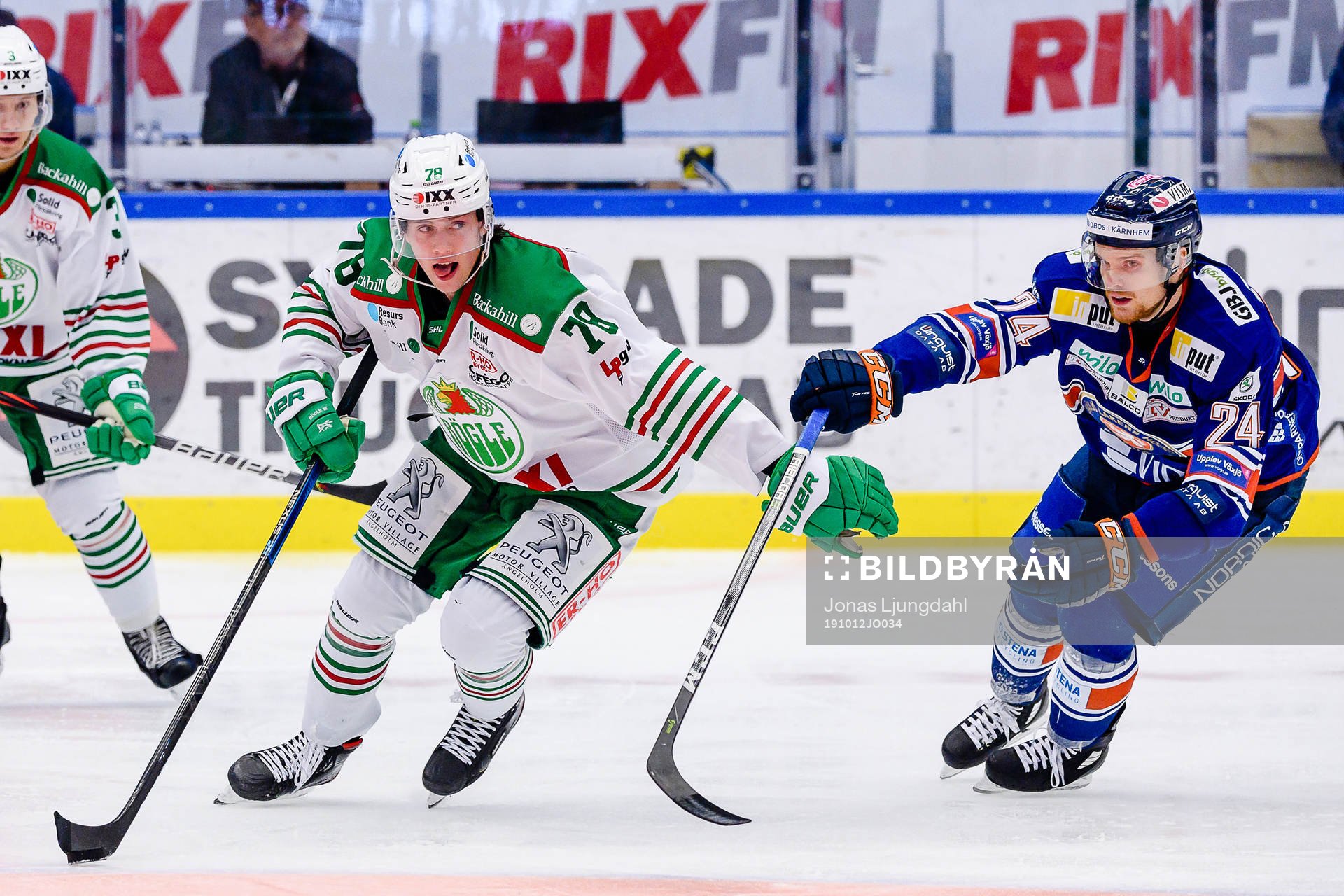 Rögles Dominik Bokk jagas av Växjös Brendan Shinnimin