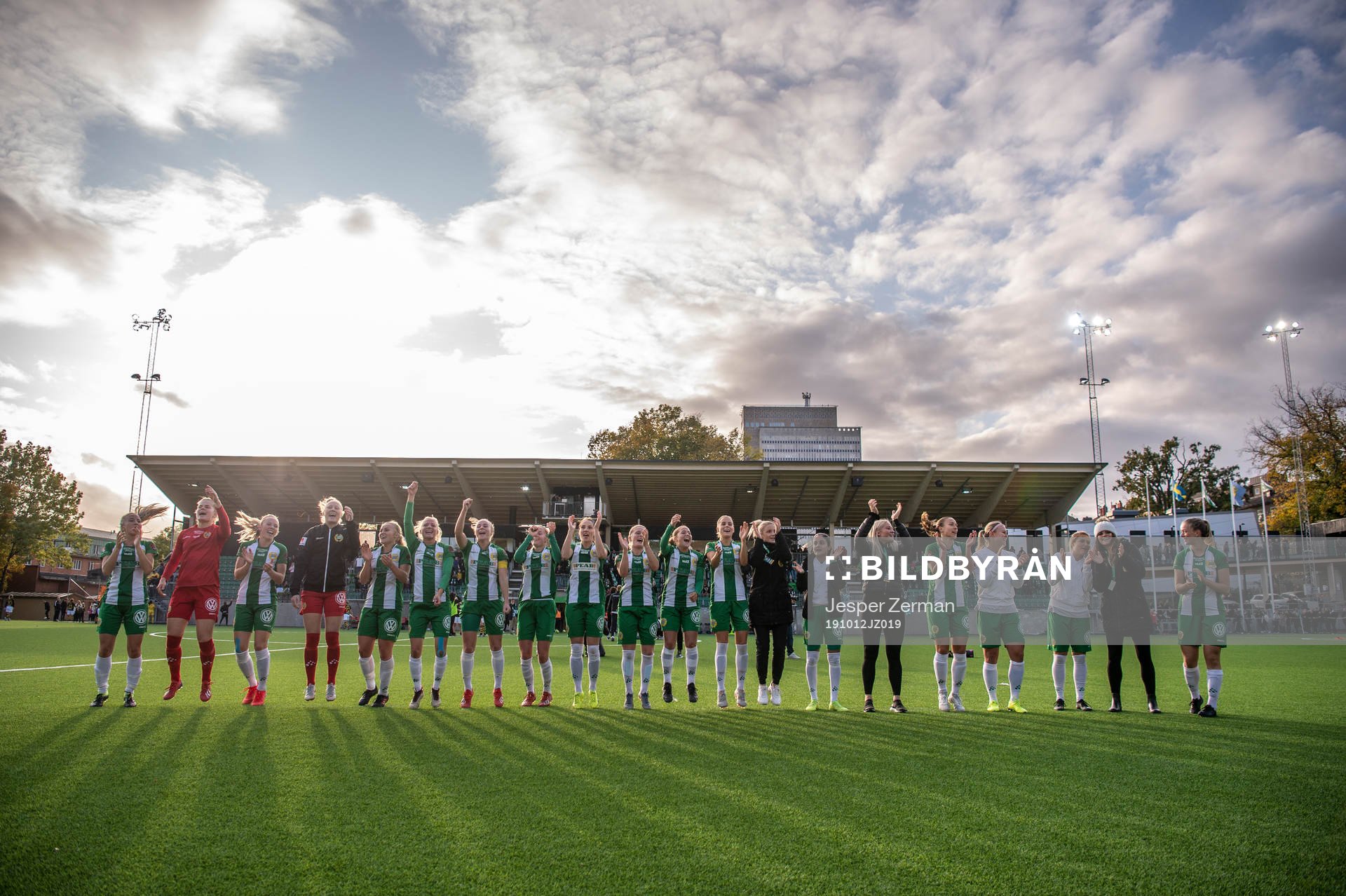 Hammarbys spelare jublar