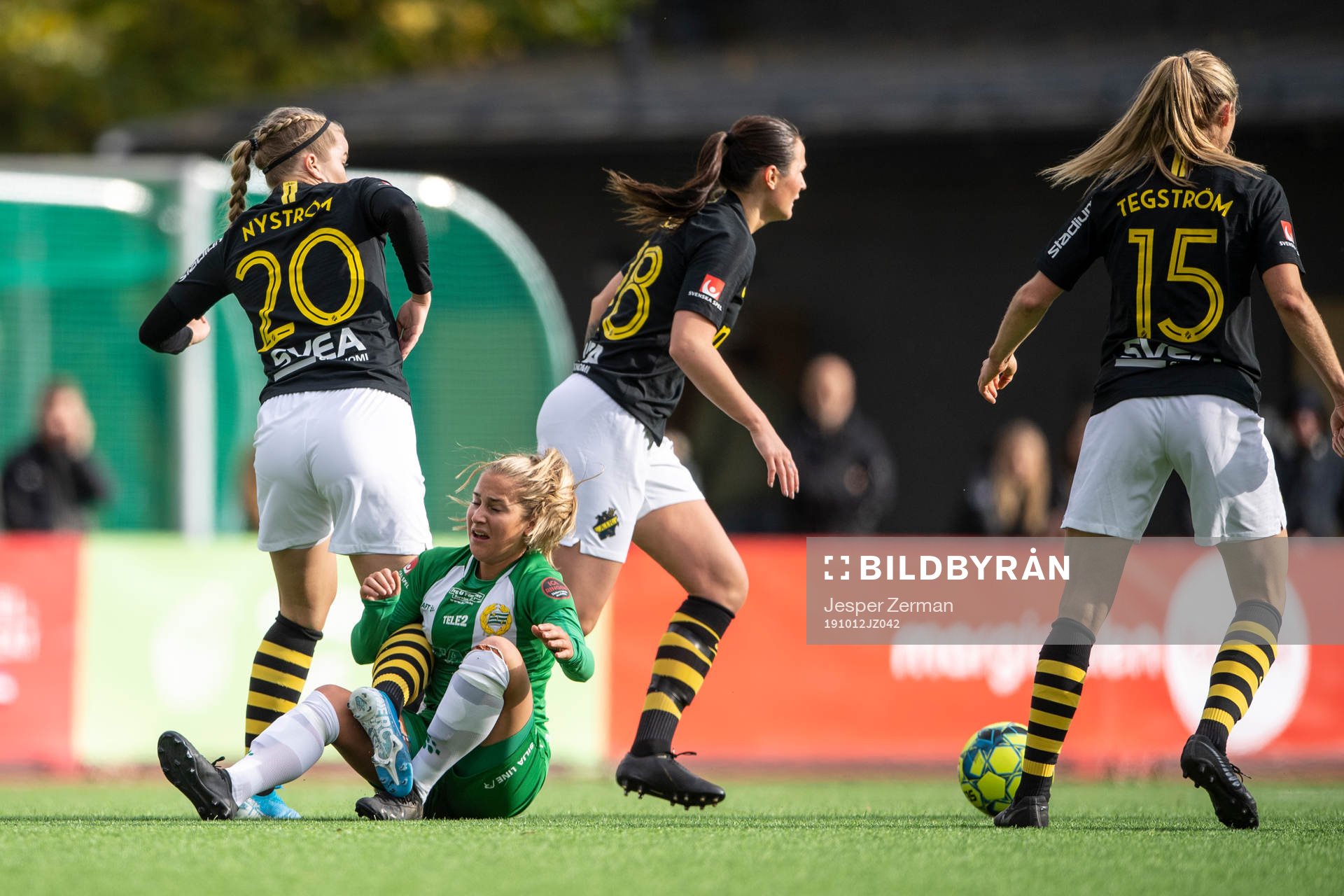 s Eva Nyström  och Nicole Odelberg Modin i en duell med