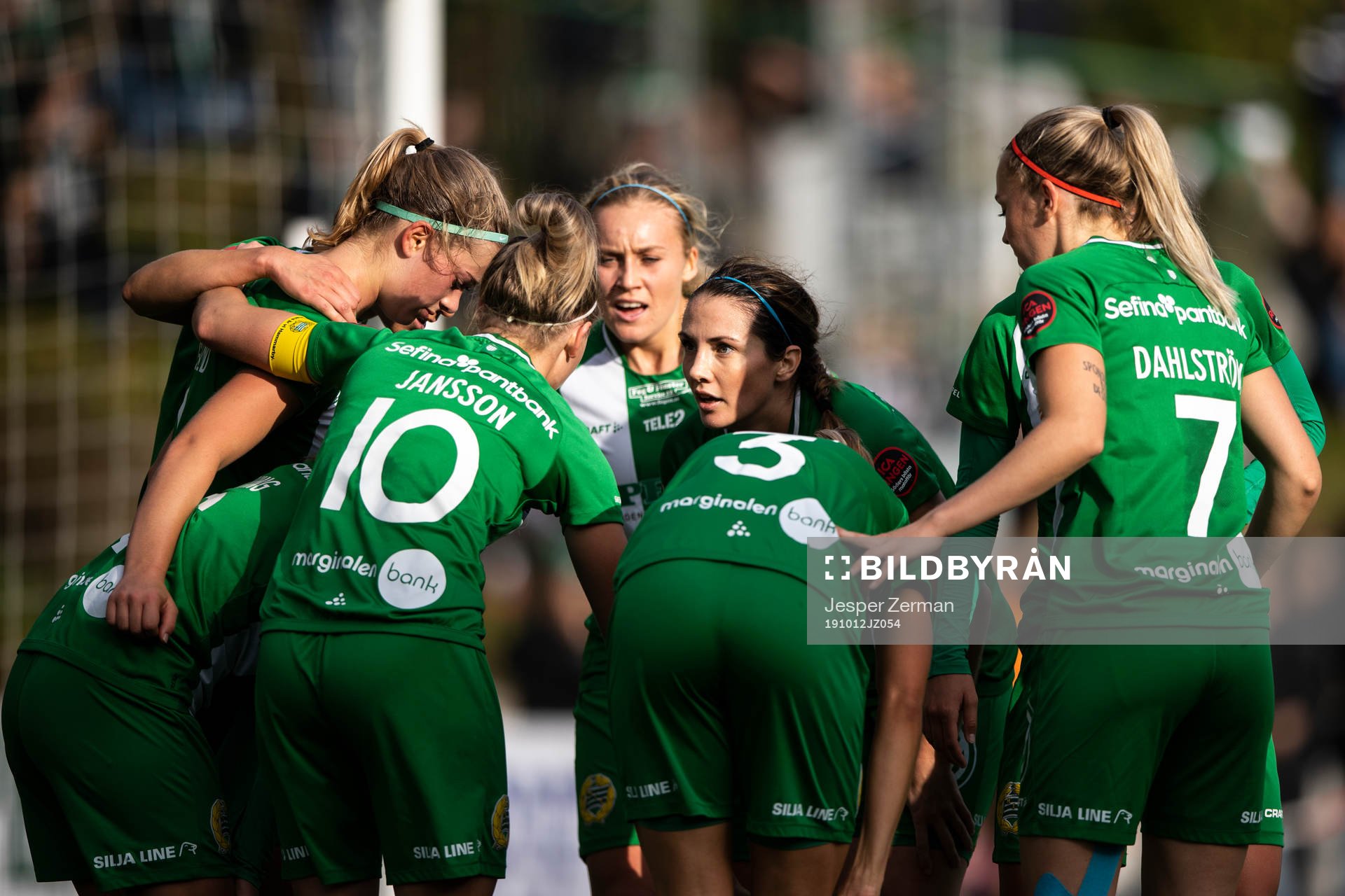 Hammarbys spelare pratar ihop sig