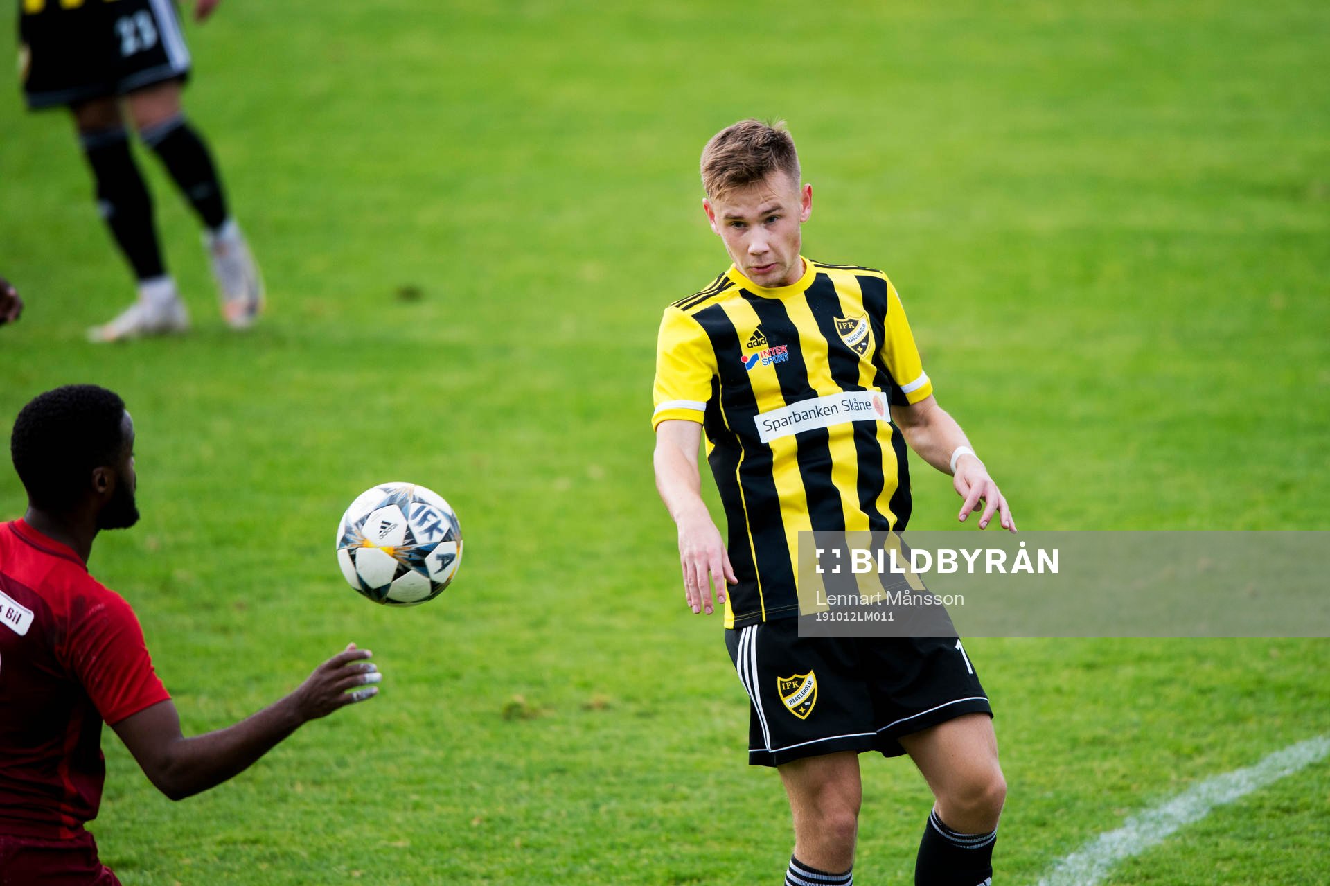 IFK Hässleholms Theo Ekström i matchen i division 2