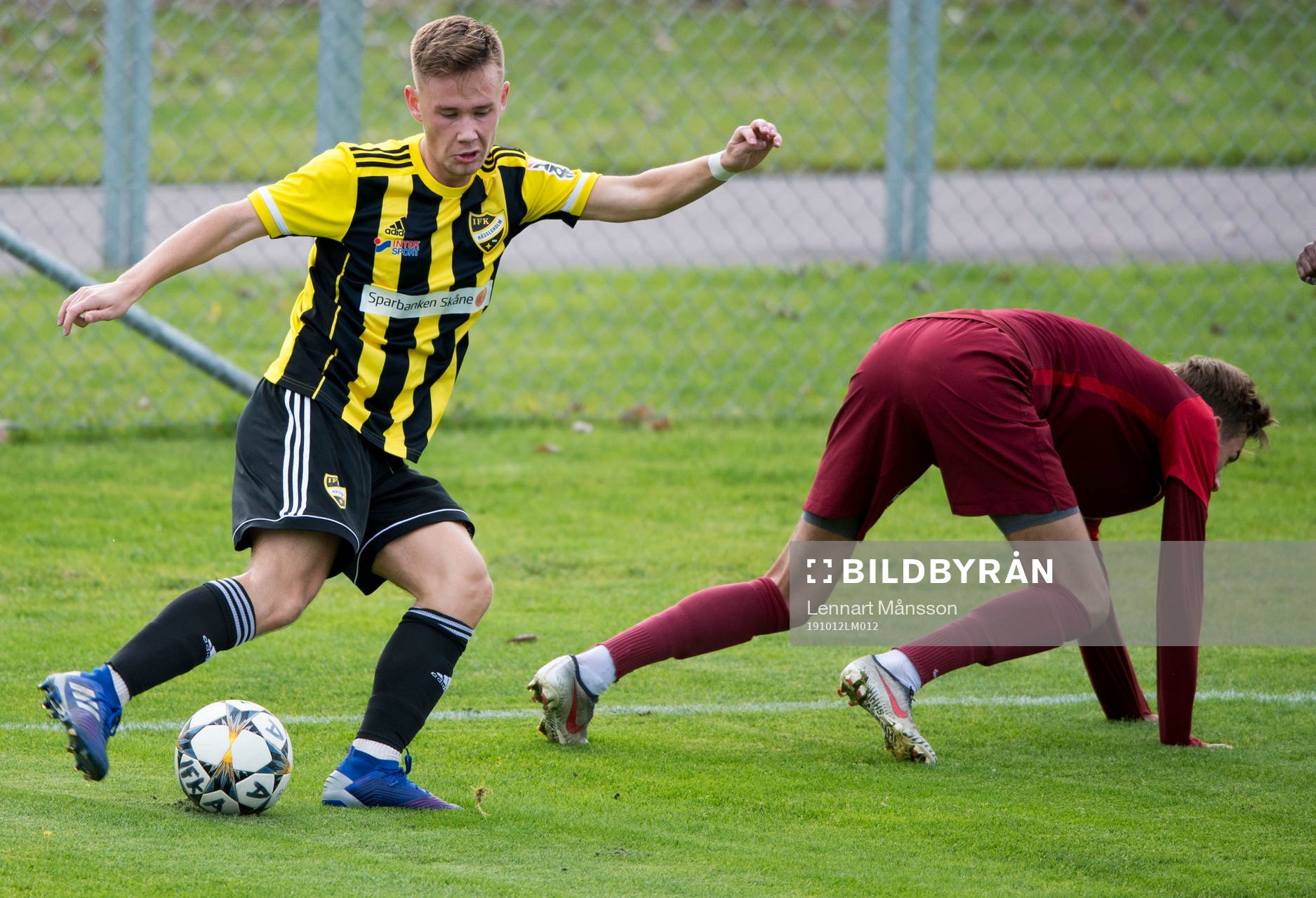 IFK Hässleholms Theo Ekström i matchen i division 2