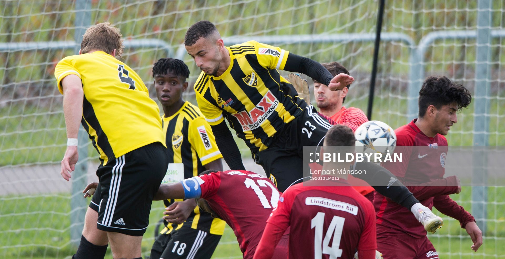 IFK Hässleholms Mohammed Hamdam och Carl Mujaguzi i