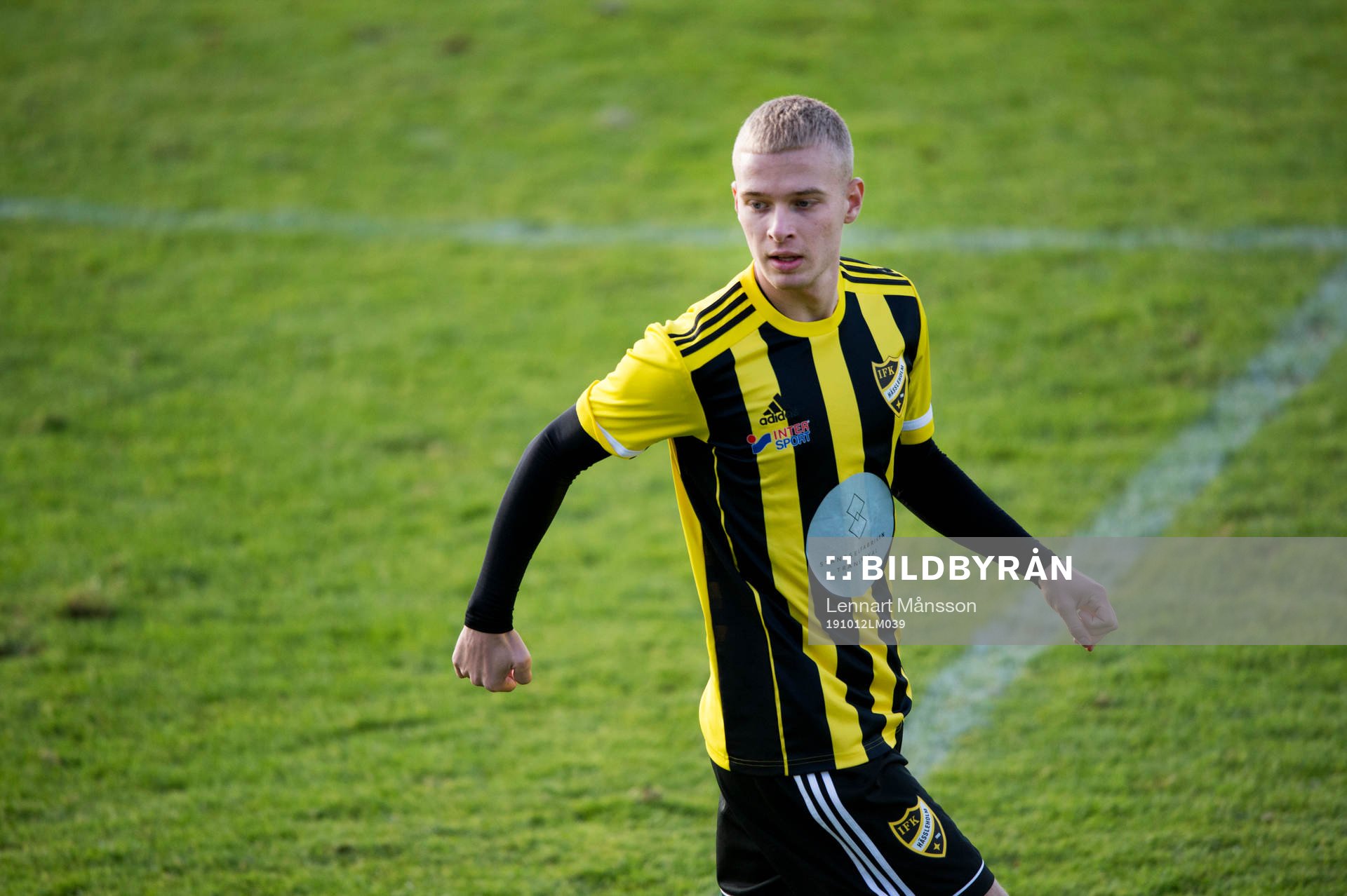 IFK Hässleholms Victor Holmberg i matchen i division 2 mellan IFK Hässleholm och Råslätt i Hässleholm 12 oktober 2019.  
