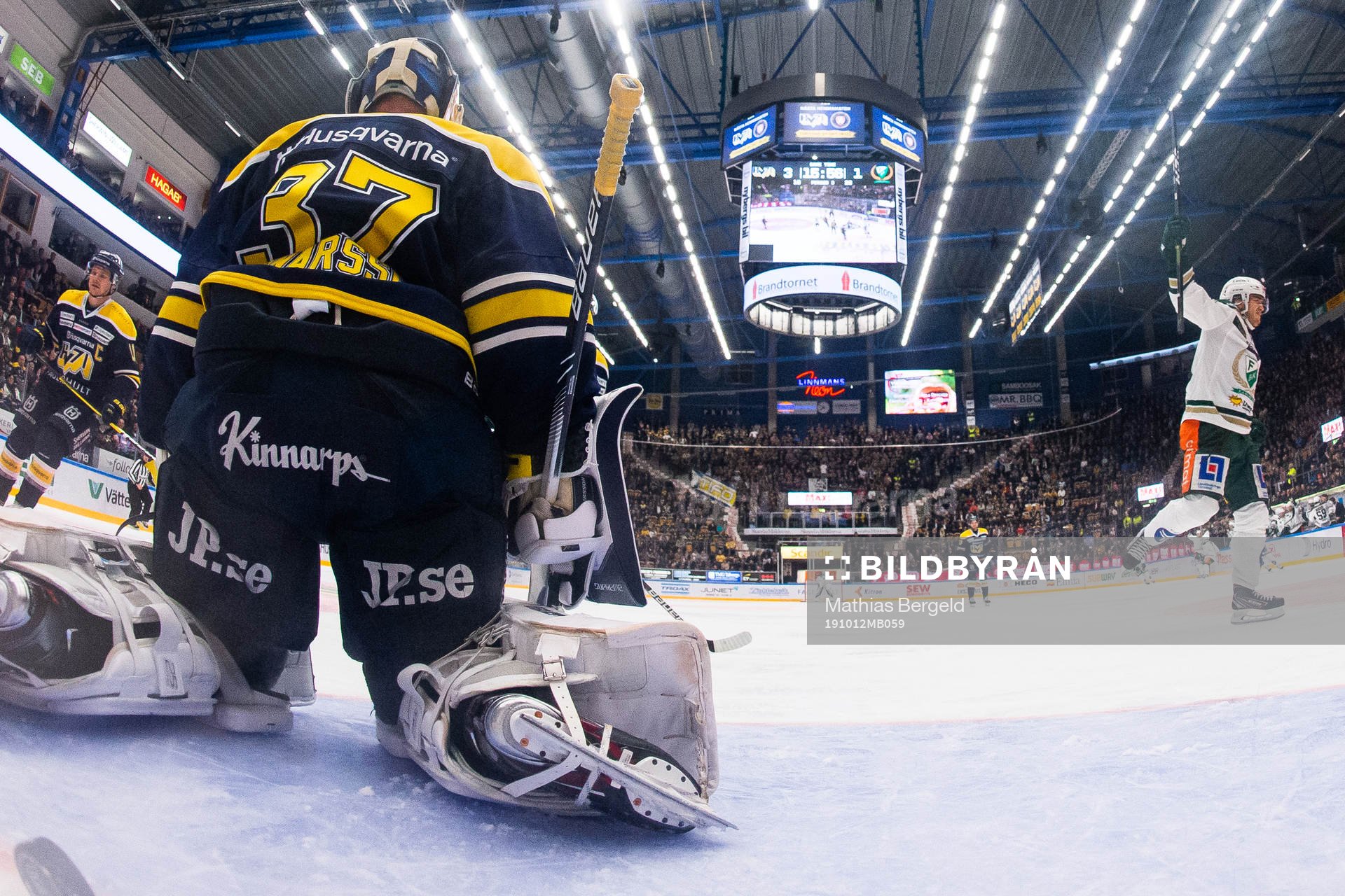 s målvakt Jonas Gunnarsson deppar