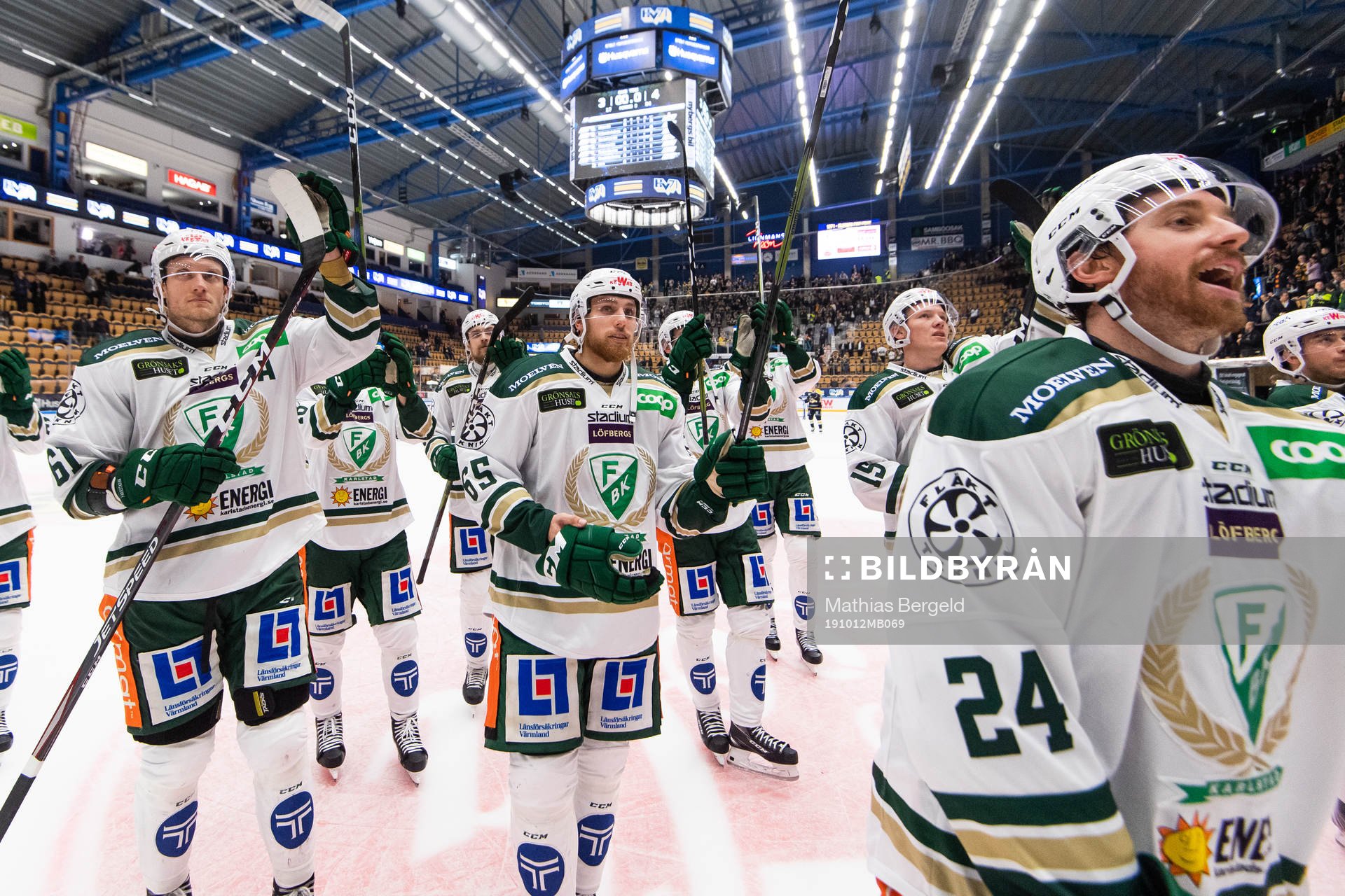 Färjestads Johan Ryno och Vojtech Mozik jublar