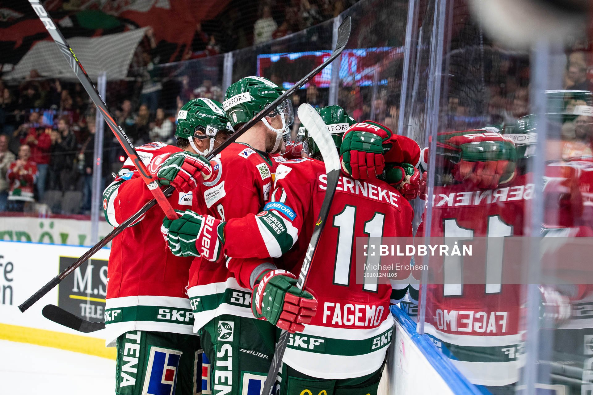 Frölundas Samuel Fagemo jublar med lagkamrater