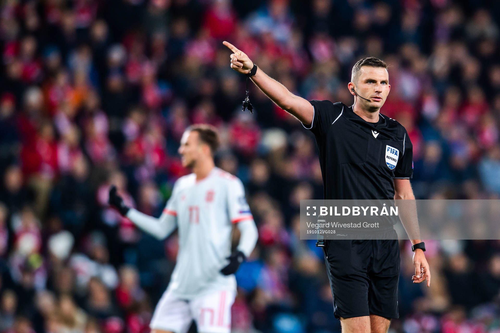 Referee Michael Oliver