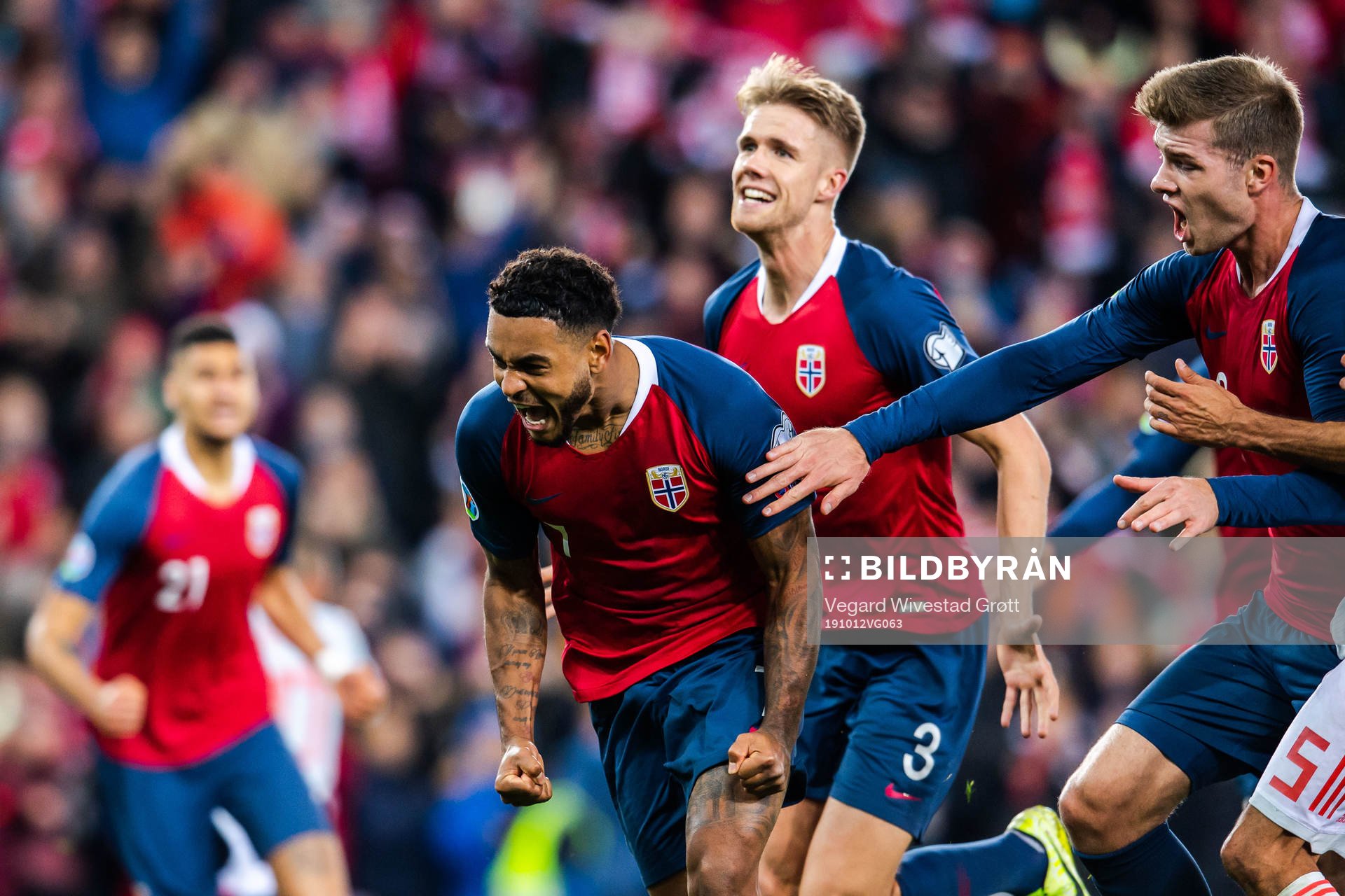 Joshua King of Norway celebrate with teammates