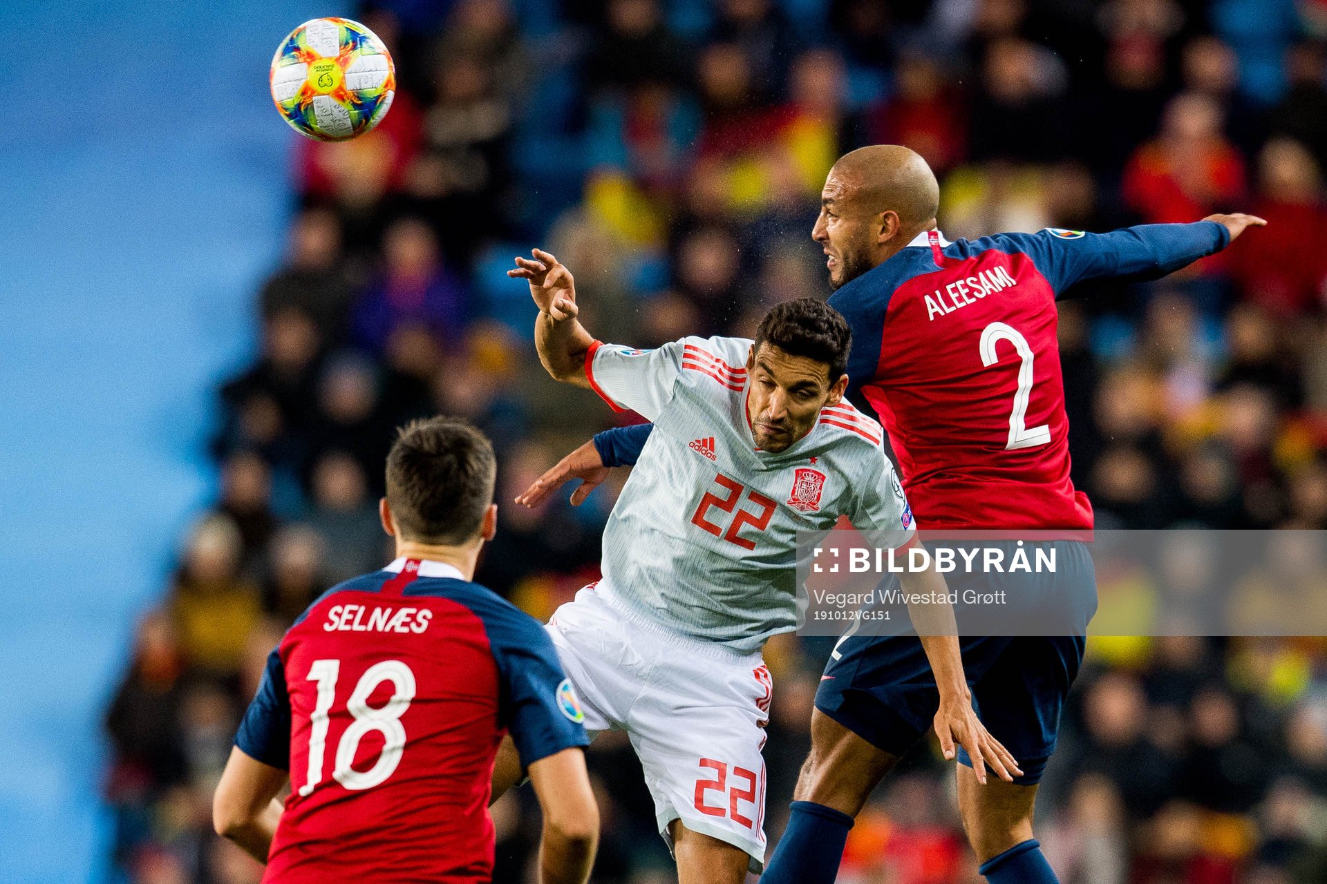 Jesus Navas of Spain and Haitam Aleesami of Norway