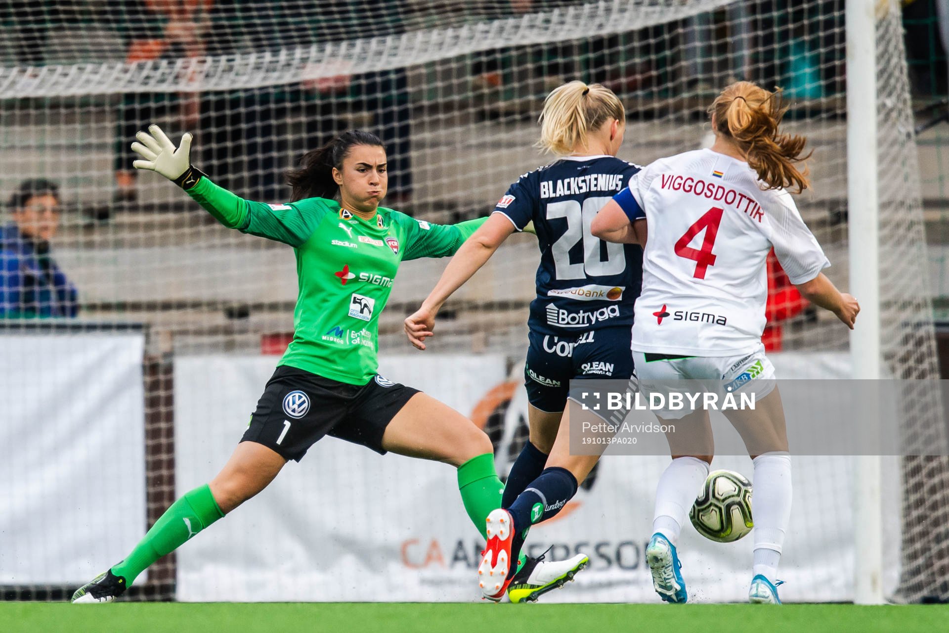 Linköpings Stina Blackstenius mot Rosengårds Glodis Perla